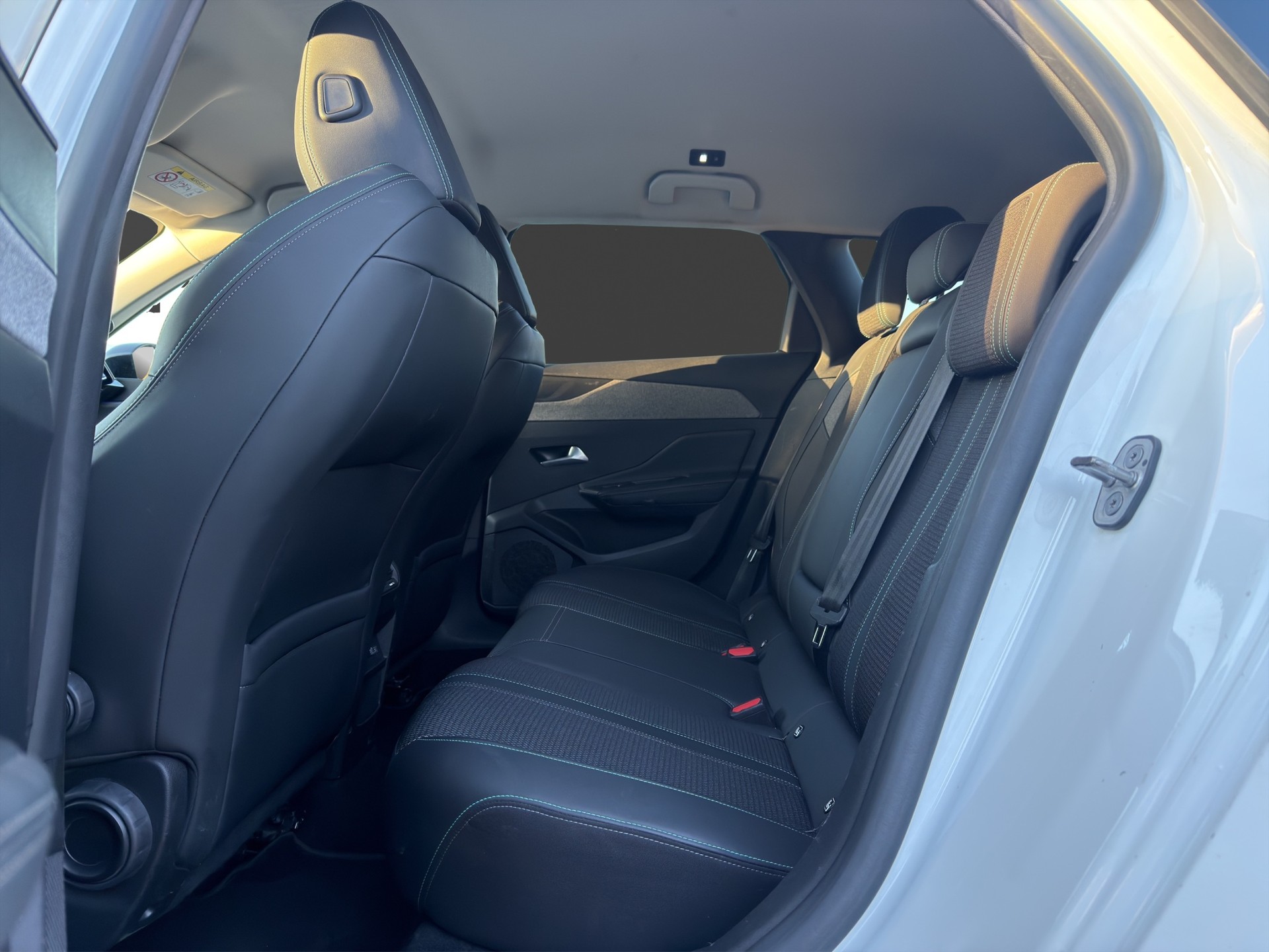 PEUGEOT 308 SW 1.5 BlueHDI Allure Pack EAT8-image-13