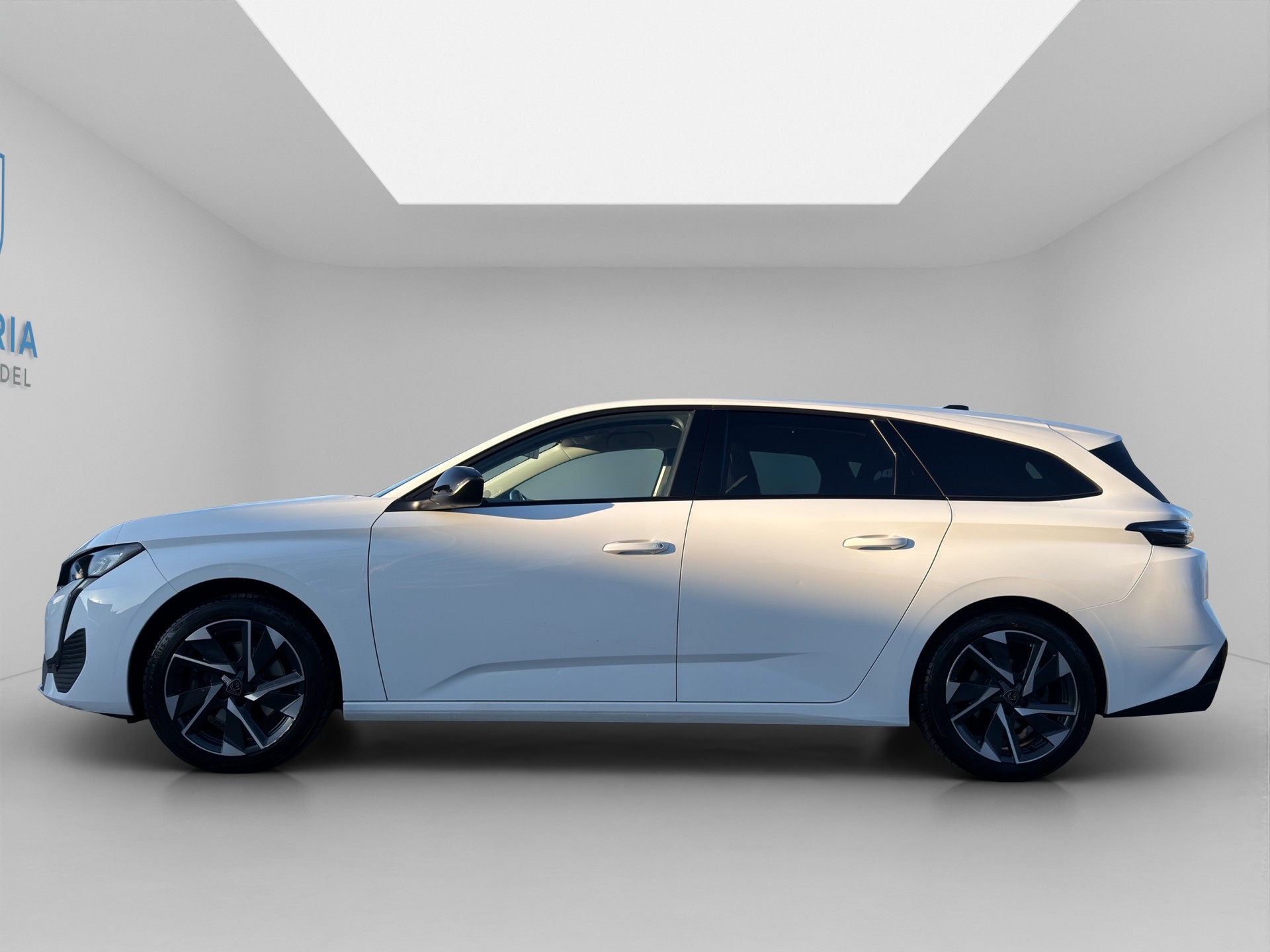PEUGEOT 308 SW 1.5 BlueHDI Allure Pack EAT8-image-1