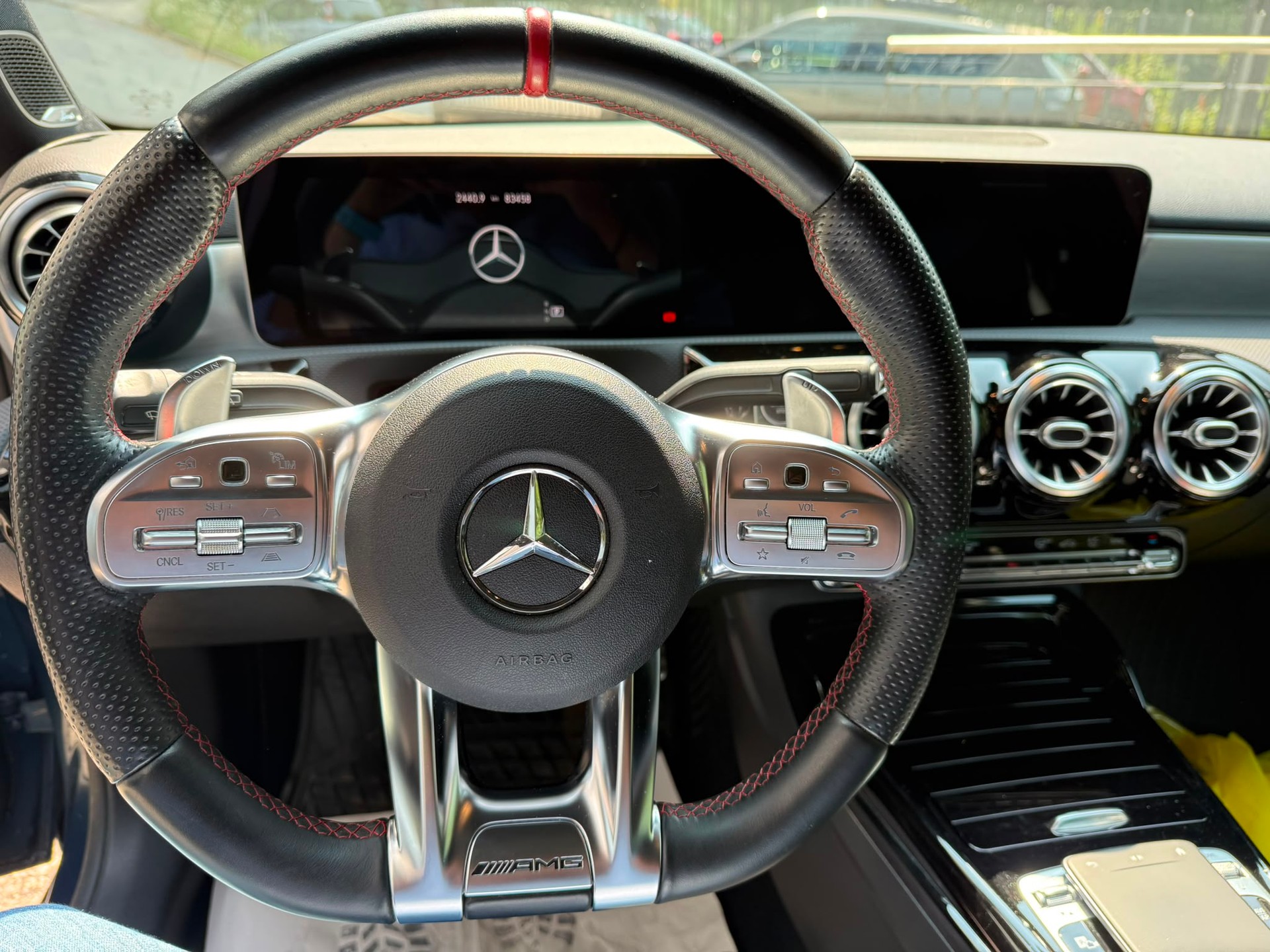 MERCEDES-BENZ A 35 AMG 4Matic Speedshift-image-11