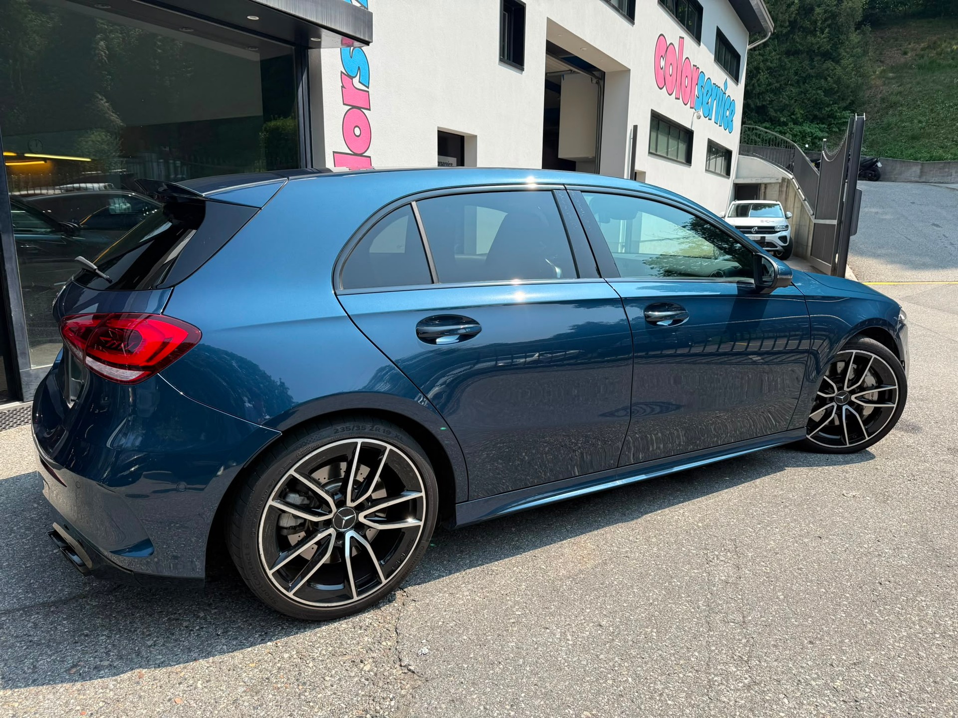 MERCEDES-BENZ A 35 AMG 4Matic Speedshift-image-3