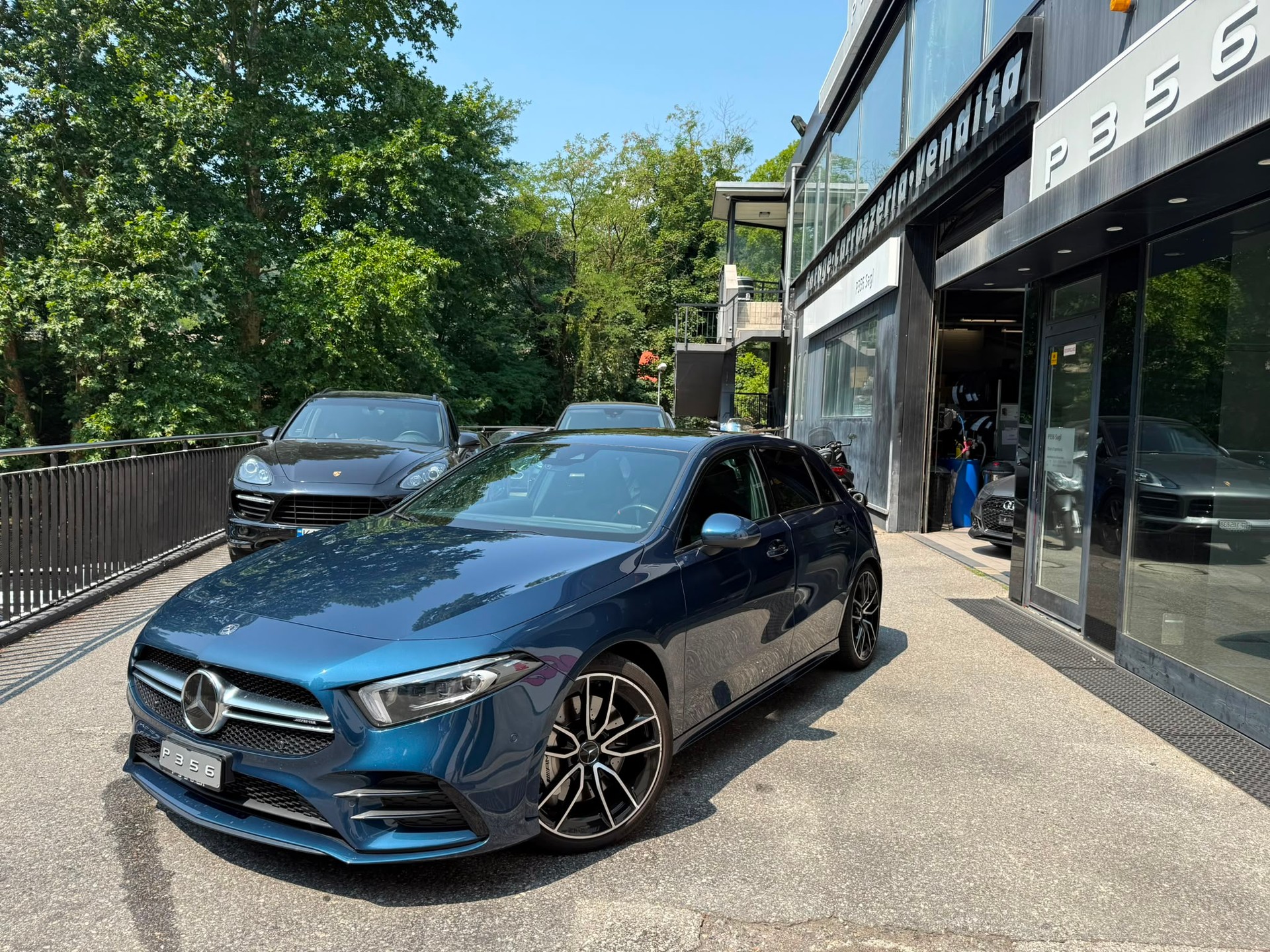 MERCEDES-BENZ A 35 AMG 4Matic Speedshift-image-0