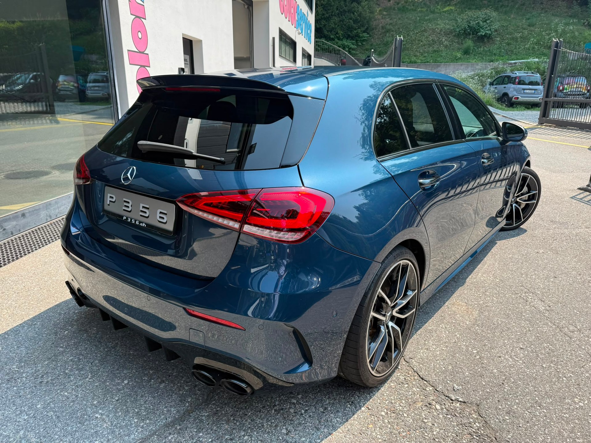 MERCEDES-BENZ A 35 AMG 4Matic Speedshift-image-4