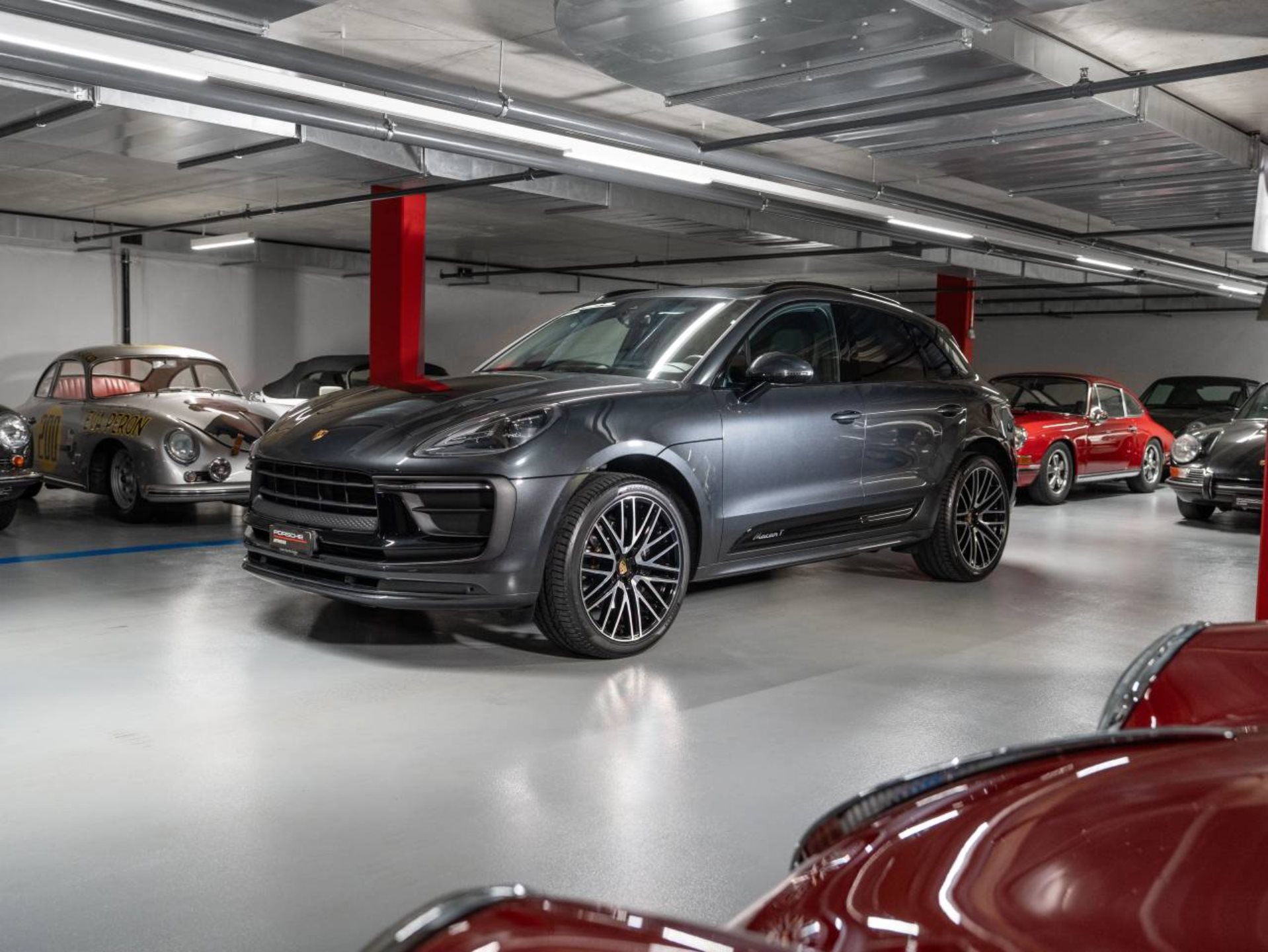 PORSCHE Macan T (MY23)-image-0