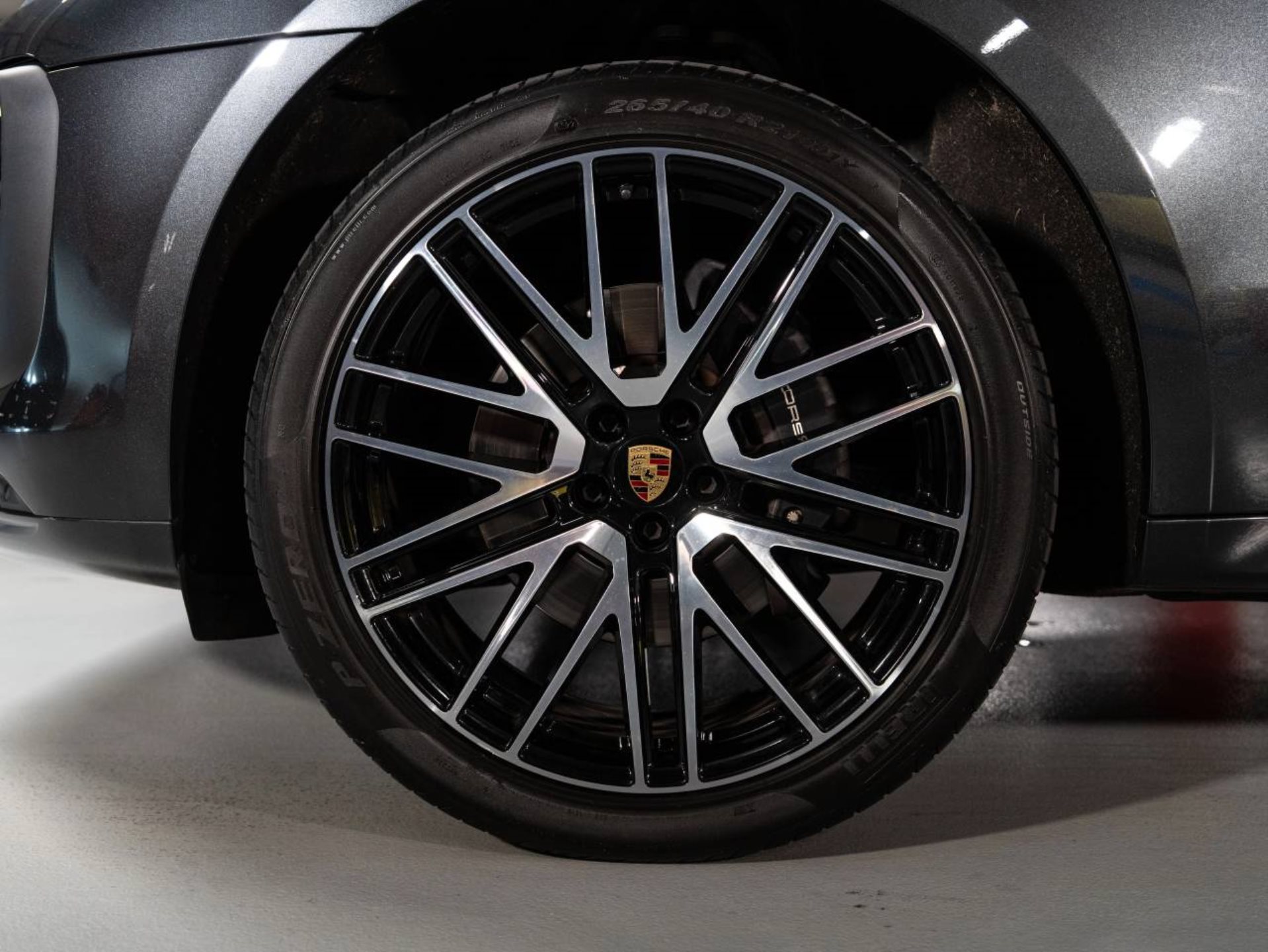 PORSCHE Macan T (MY23)-image-19