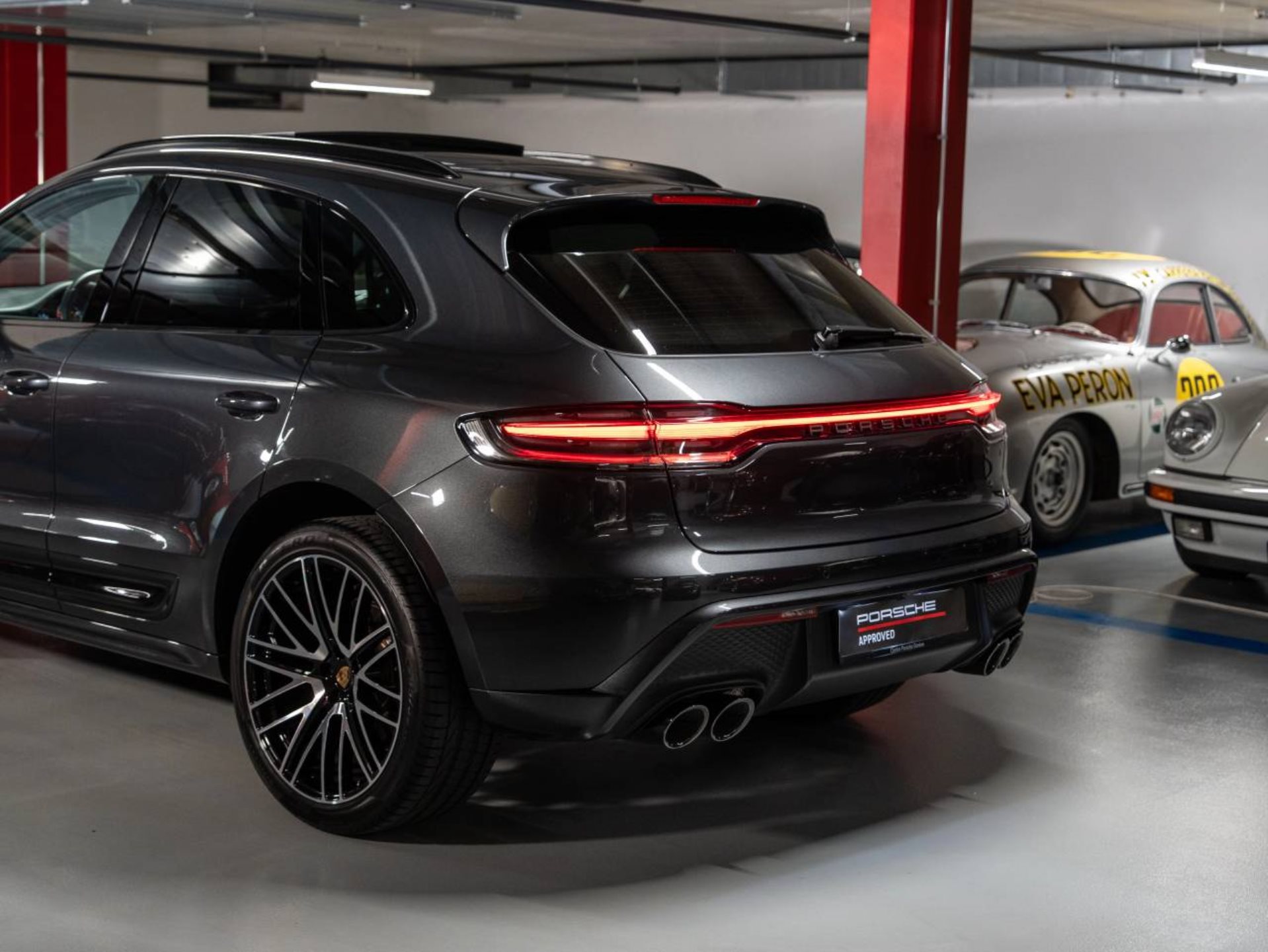PORSCHE Macan T (MY23)-image-21