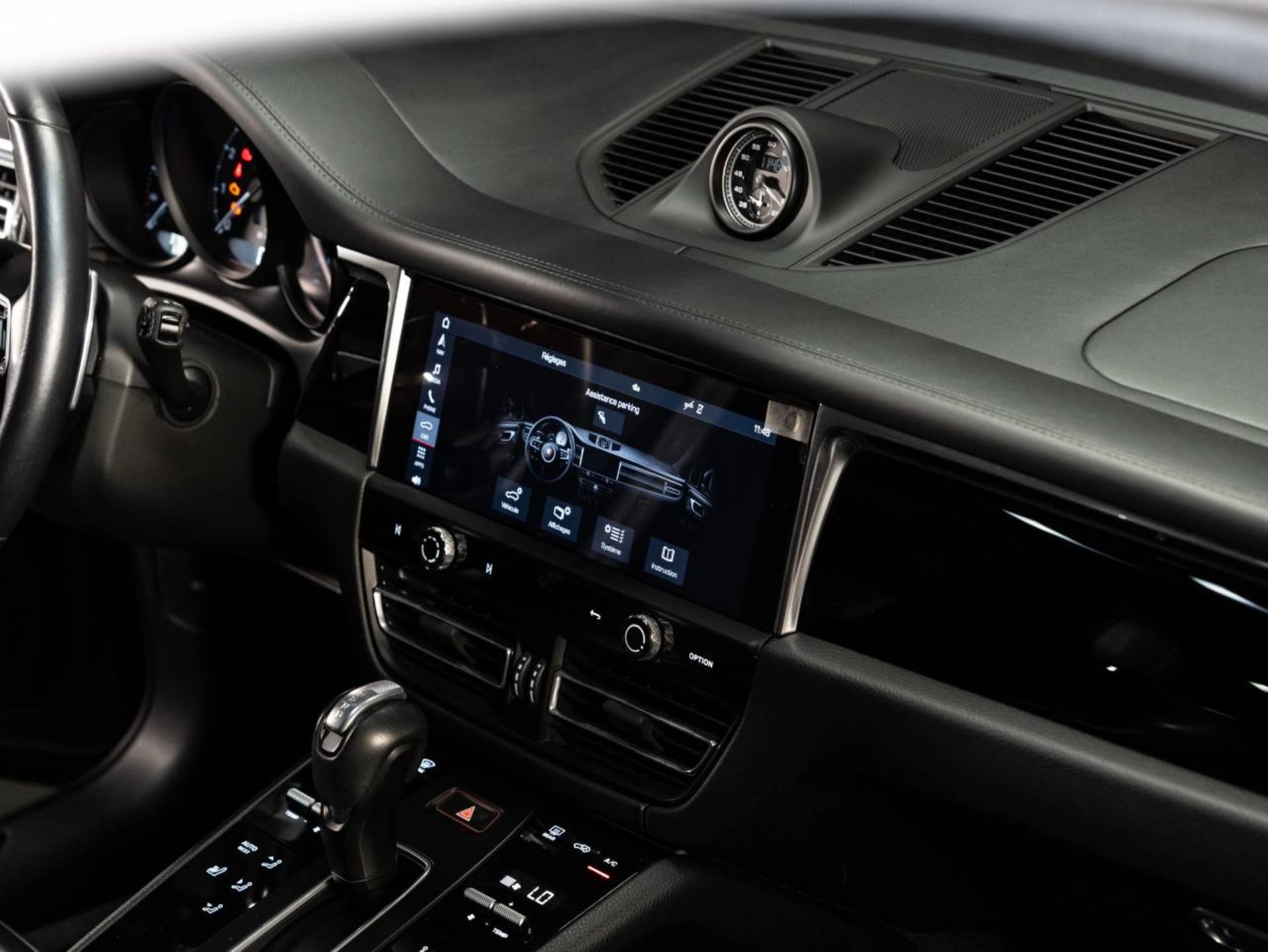 PORSCHE Macan T (MY23)-image-10