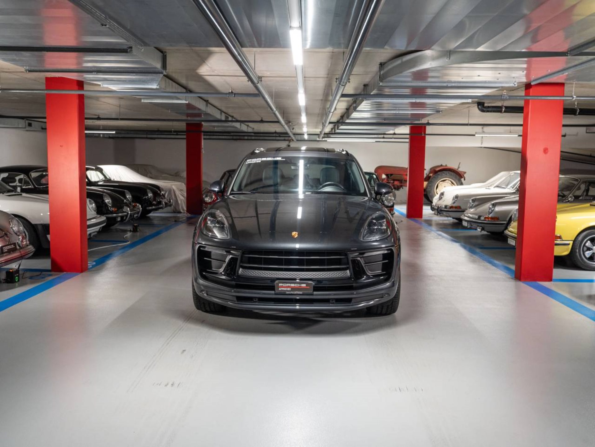 PORSCHE Macan T (MY23)-image-1