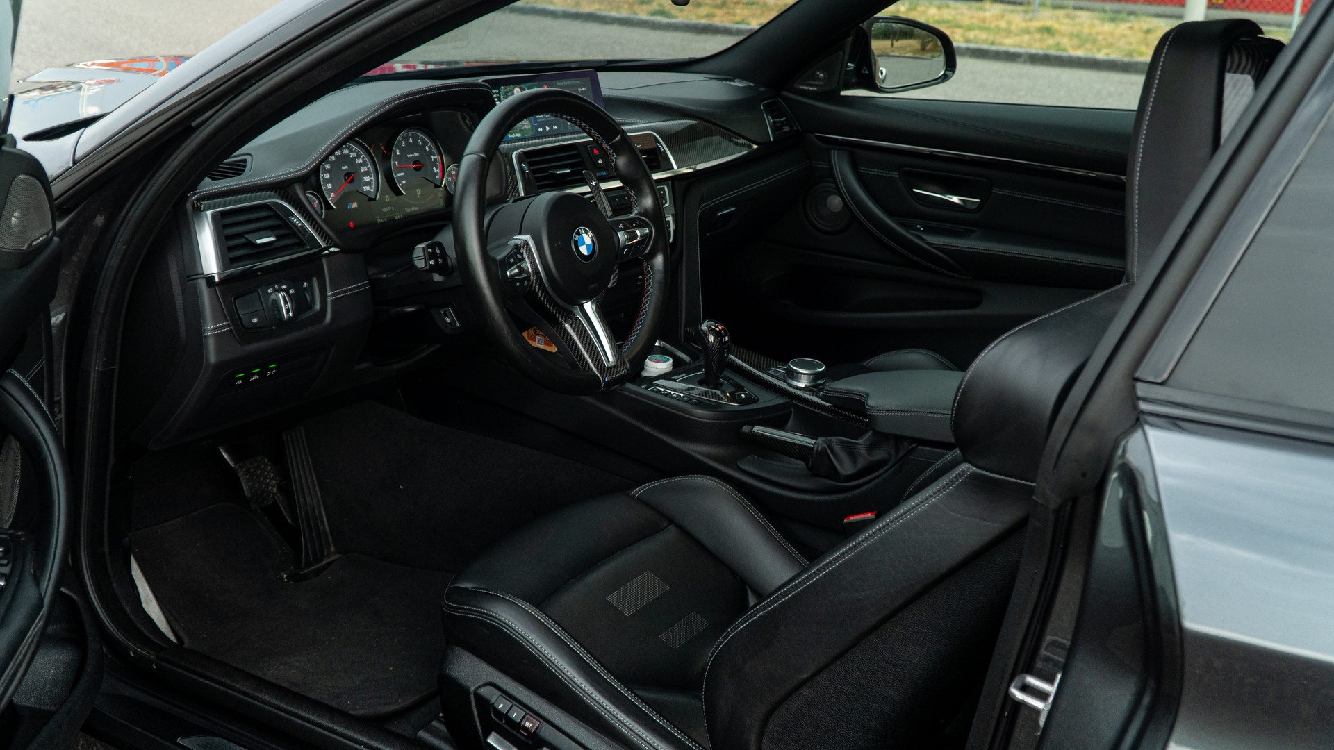 BMW M4 Competition-image-7