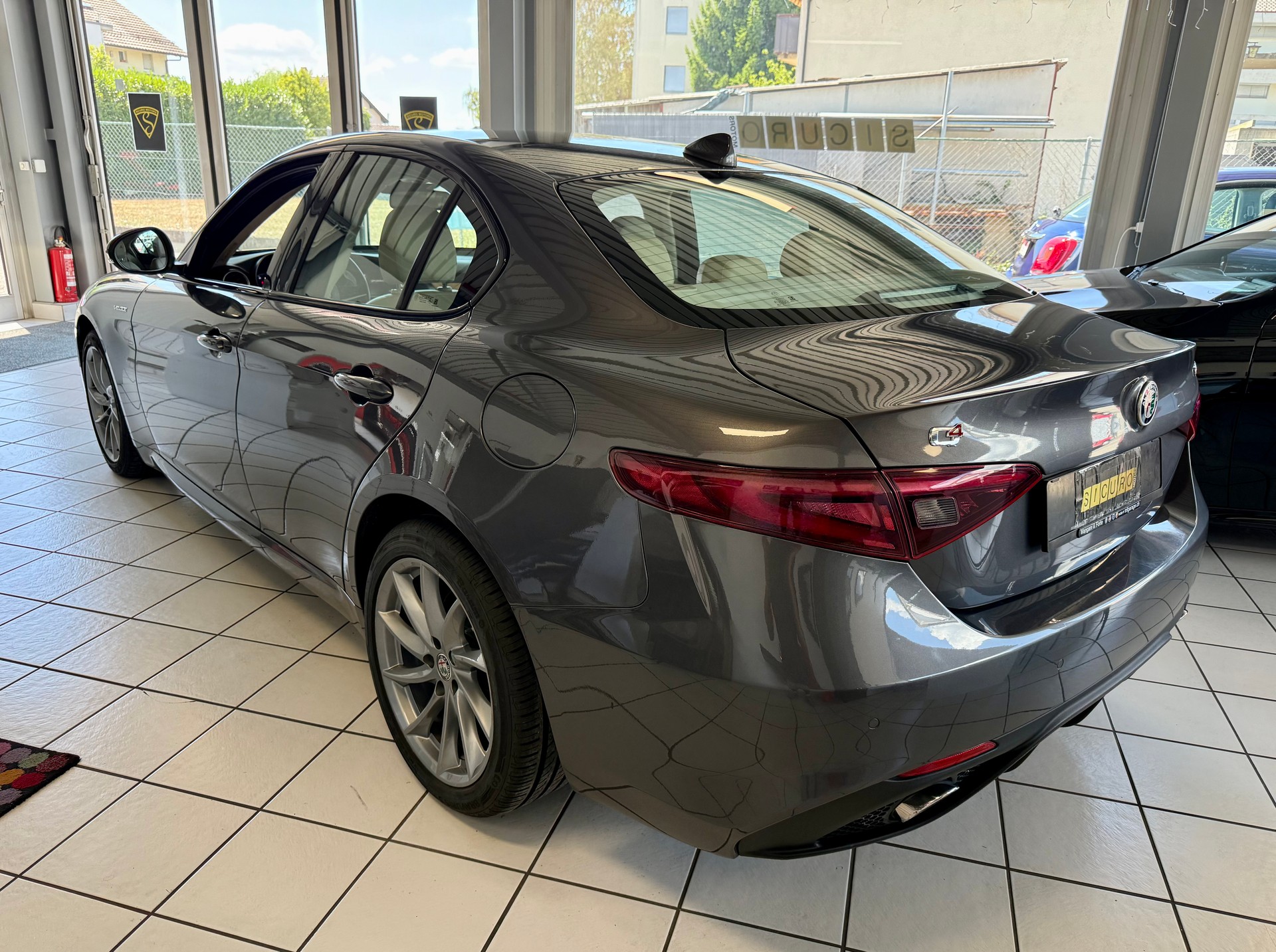 ALFA ROMEO Giulia 2.0 Veloce Q4 Automatic-image-7