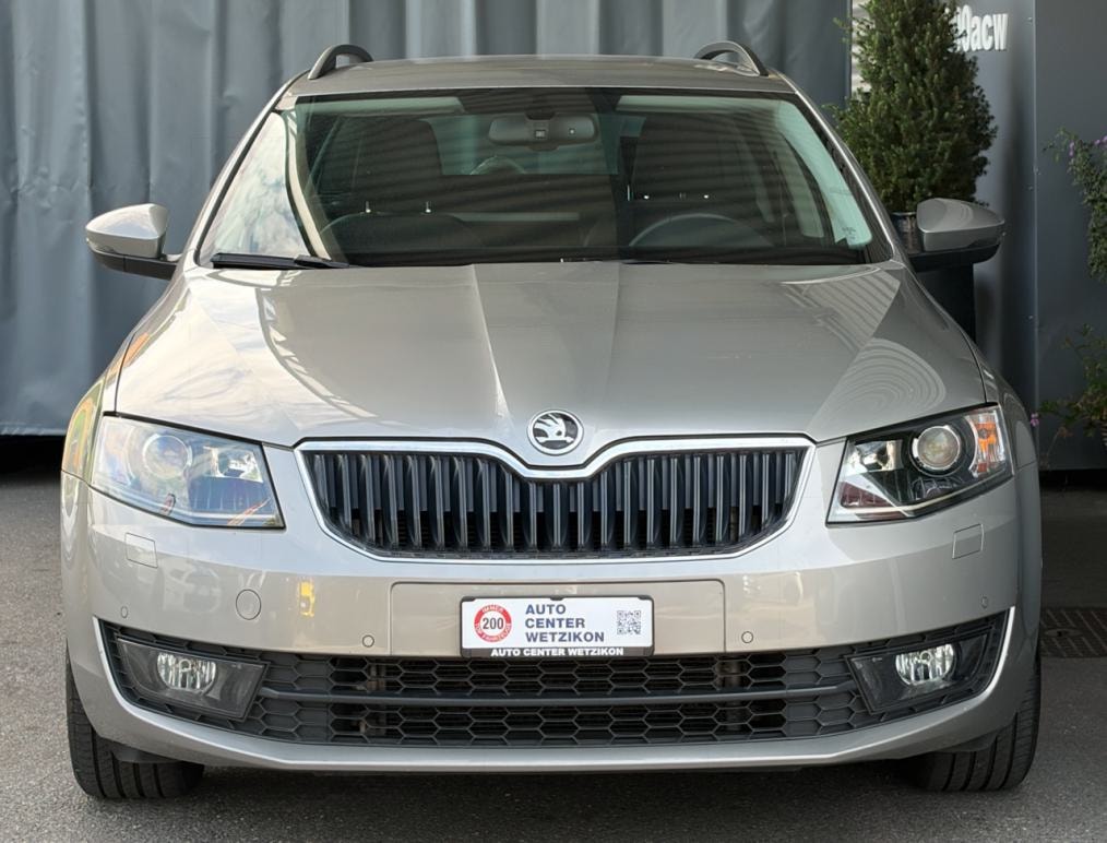 SKODA Octavia Combi 1.8 TSI Elegance DSG-image-0