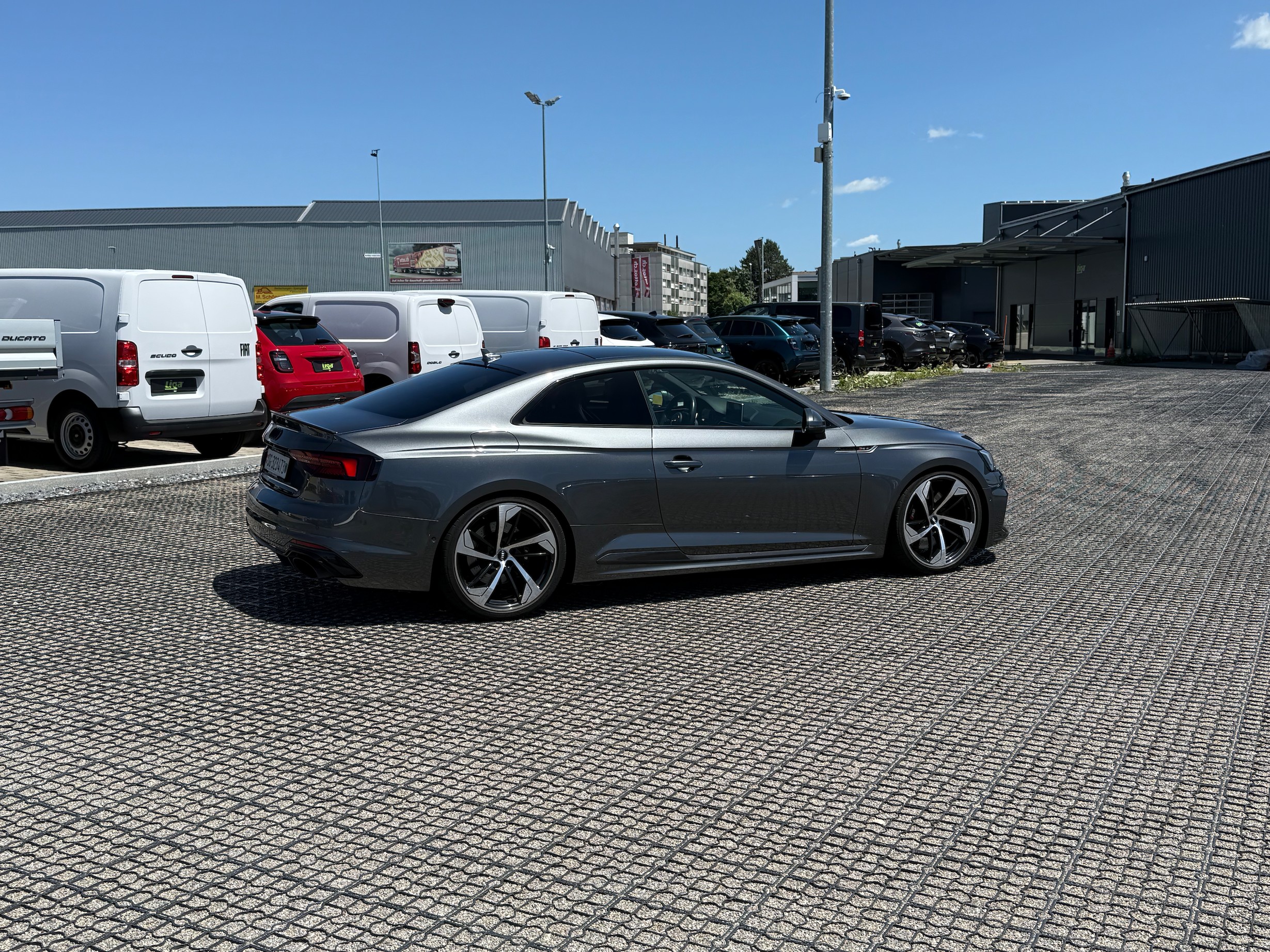 Car photo