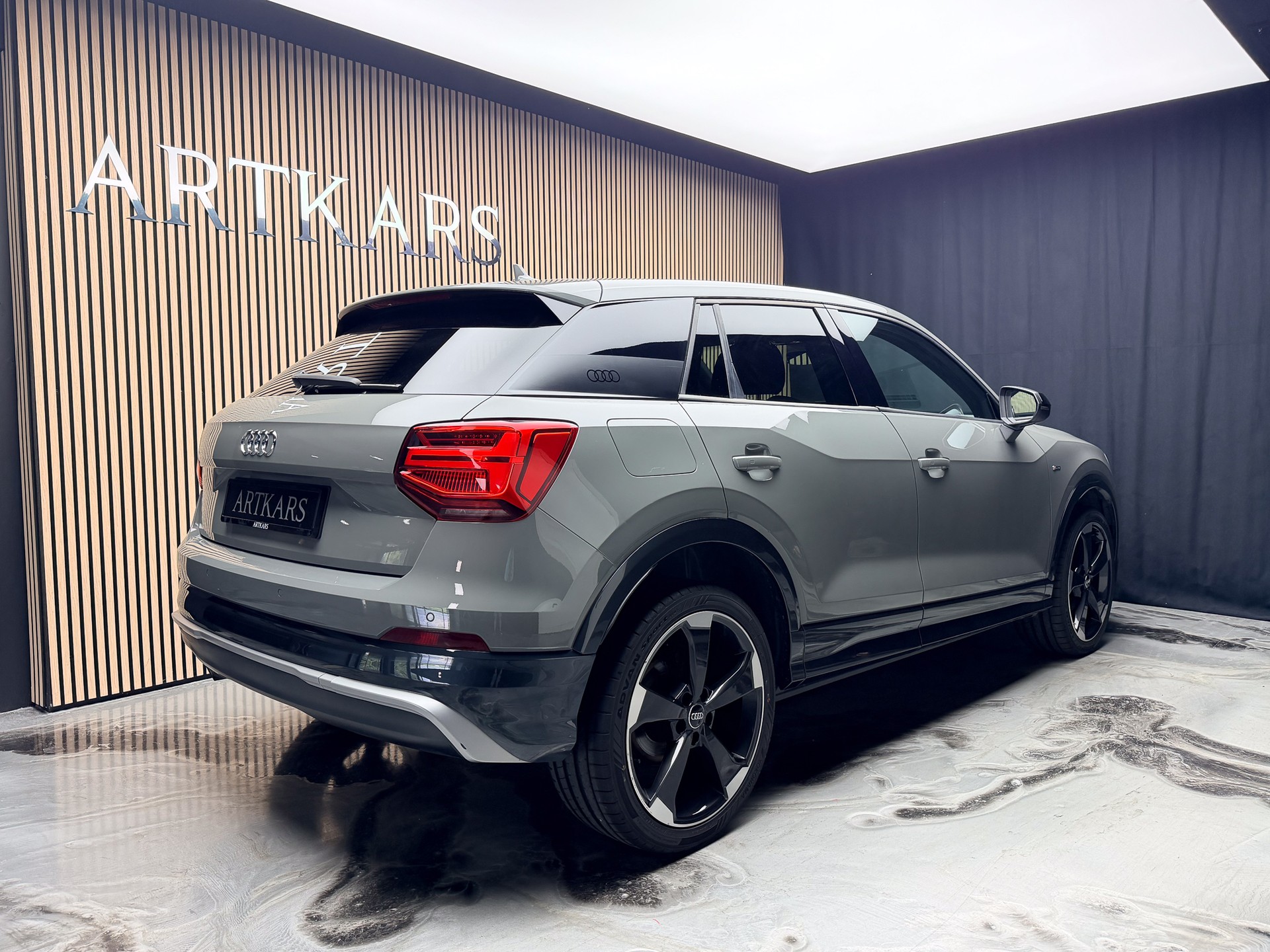 AUDI Q2 1.4 TFSI Edition # 1 S-tronic-image-2
