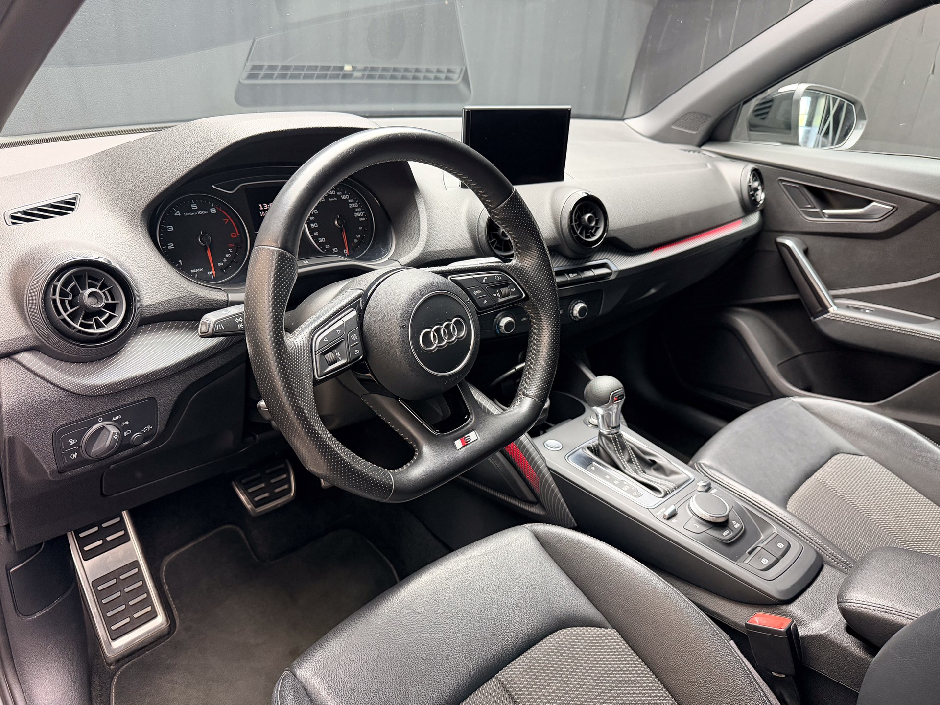 AUDI Q2 1.4 TFSI Edition # 1 S-tronic-image-8