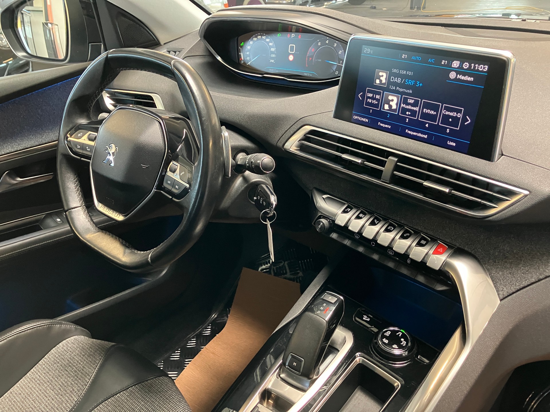 PEUGEOT 3008 1.6 THP Allure EAT Automat-image-27