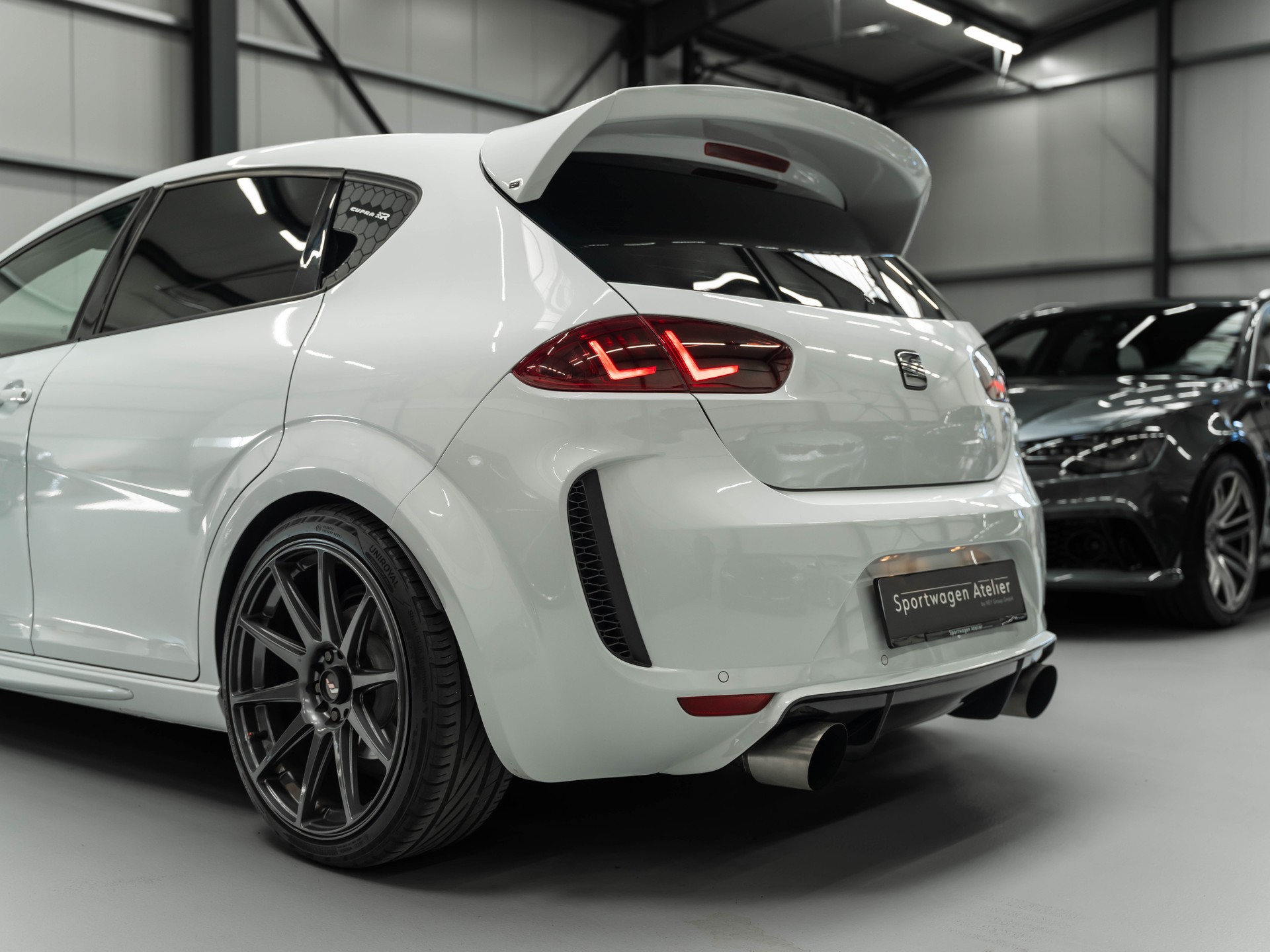 SEAT Leon 2.0 TSI Cupra R-image-14