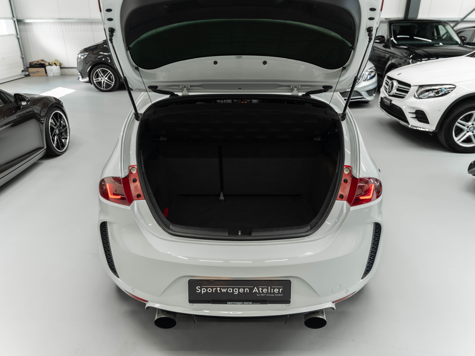 SEAT Leon 2.0 TSI Cupra R-image-30