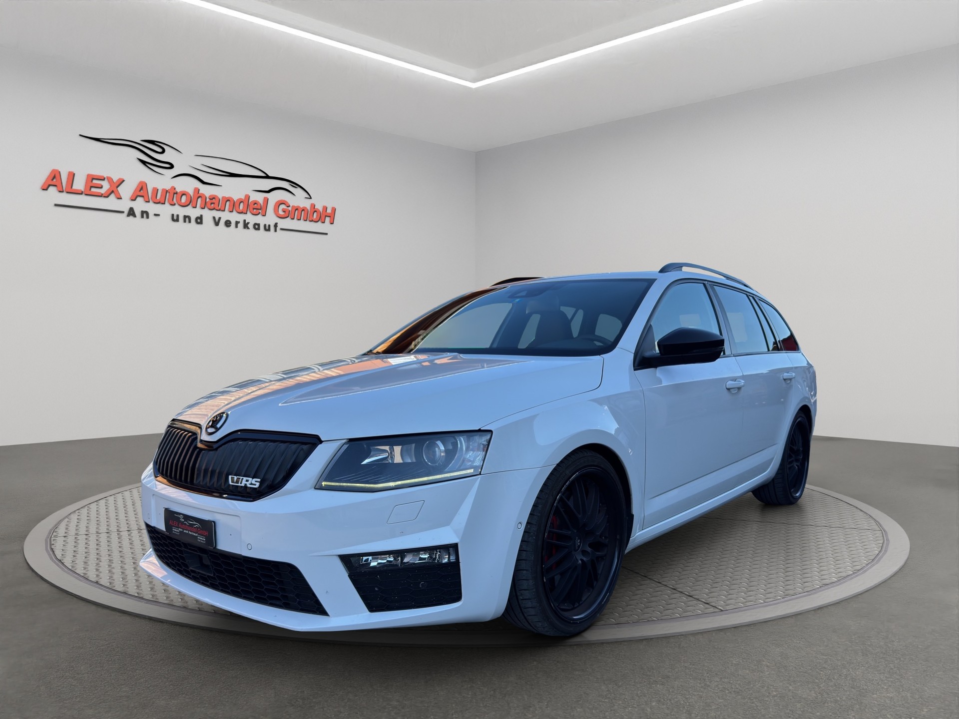 SKODA Octavia Combi 2.0 TSI RS DSG-image-0