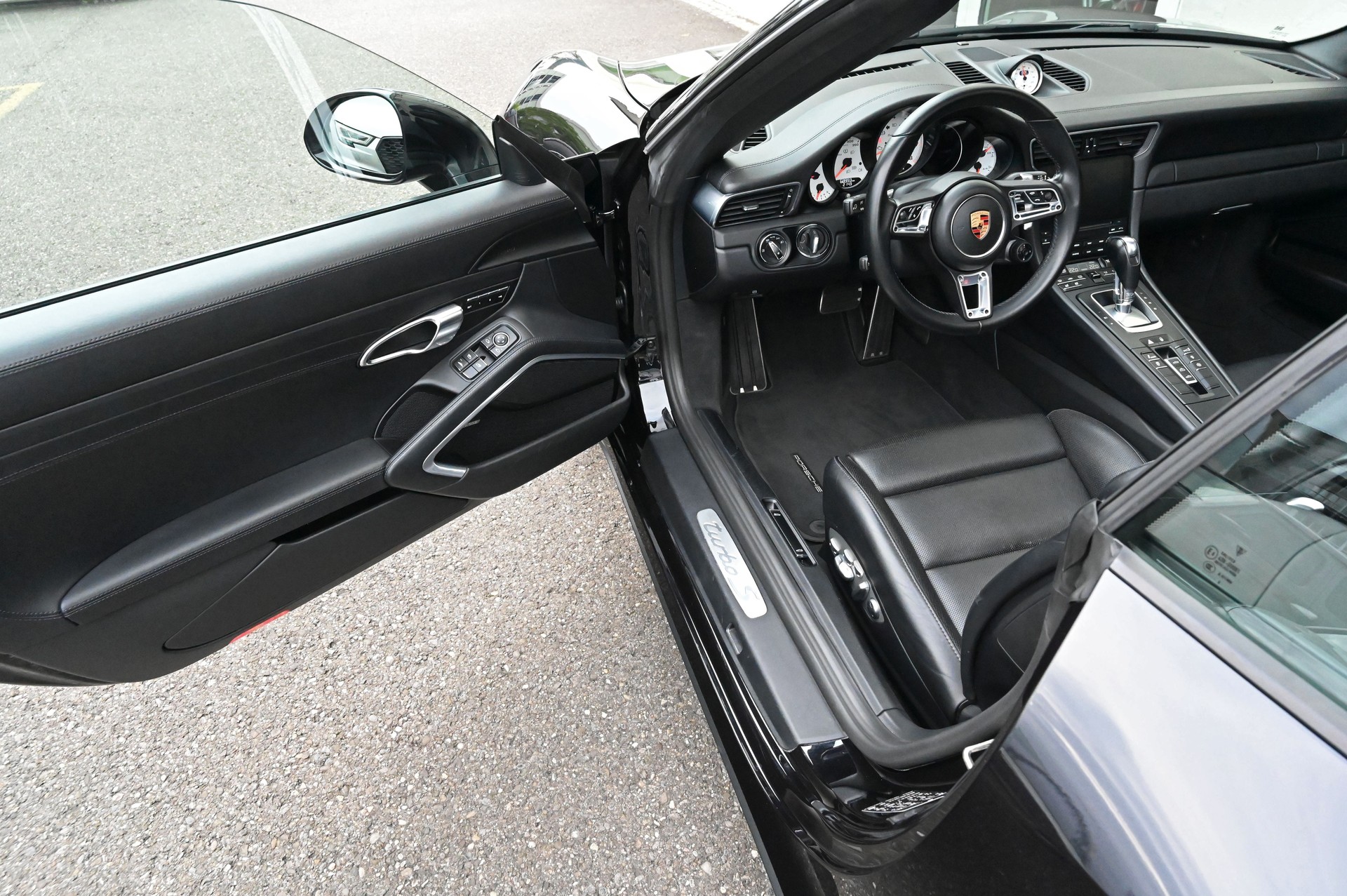 PORSCHE 911 Turbo S Cabrio PDK **Approved bis 08/27**-image-10