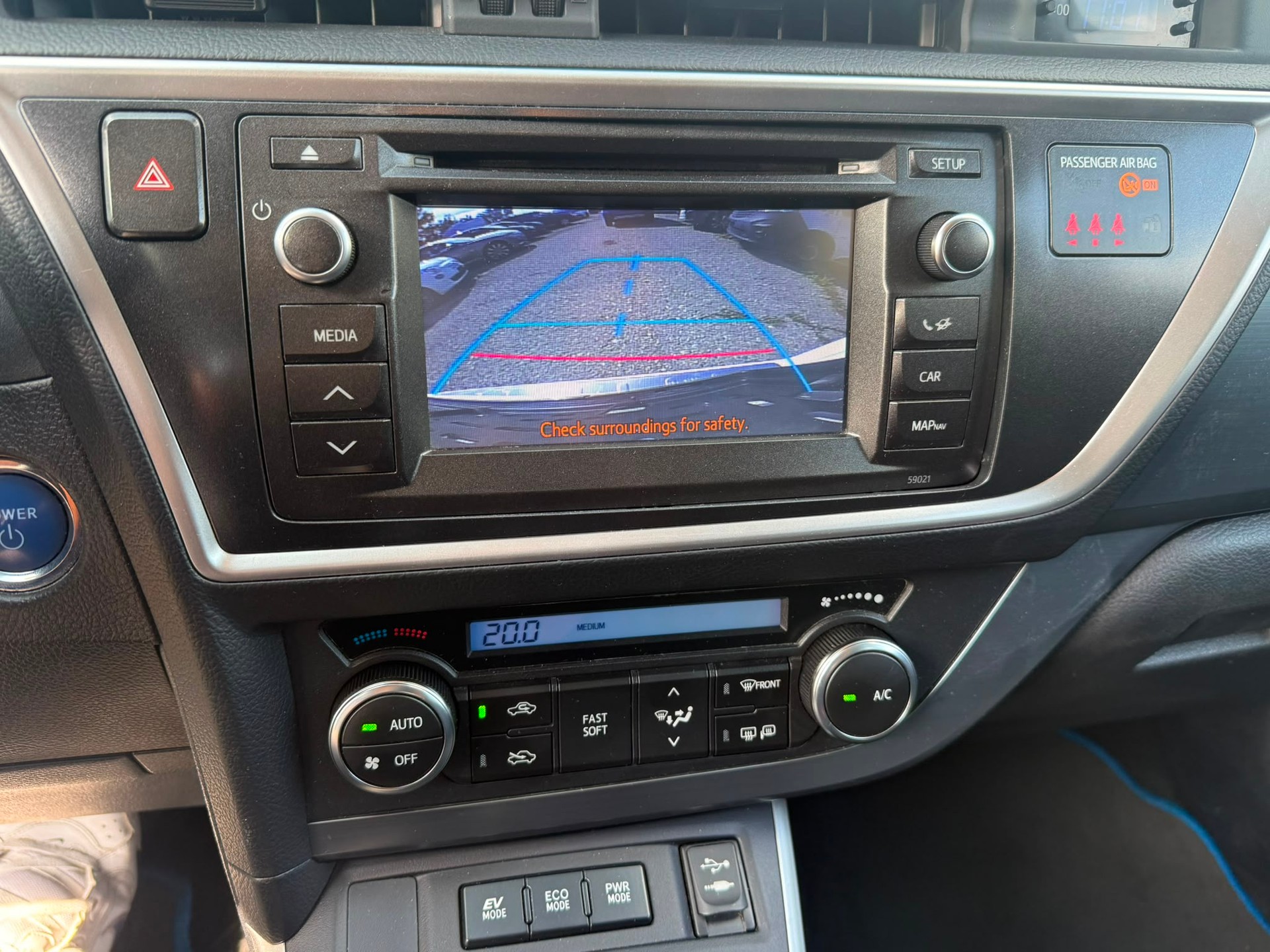 TOYOTA Auris Touring Sports 1.8 16V HSD Linea Luna-image-12