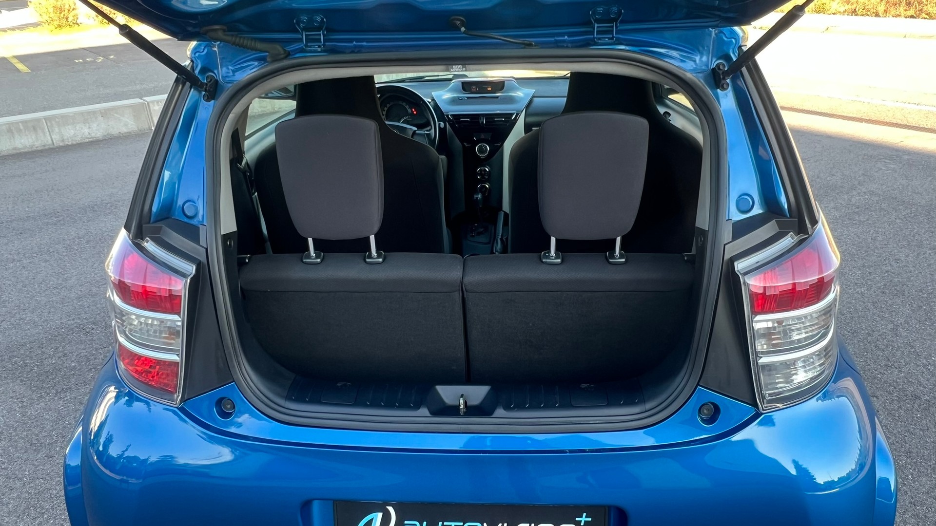 TOYOTA iQ3 1.33 DUAL VVT-i MULTIDRIVE l 98 PS-image-29