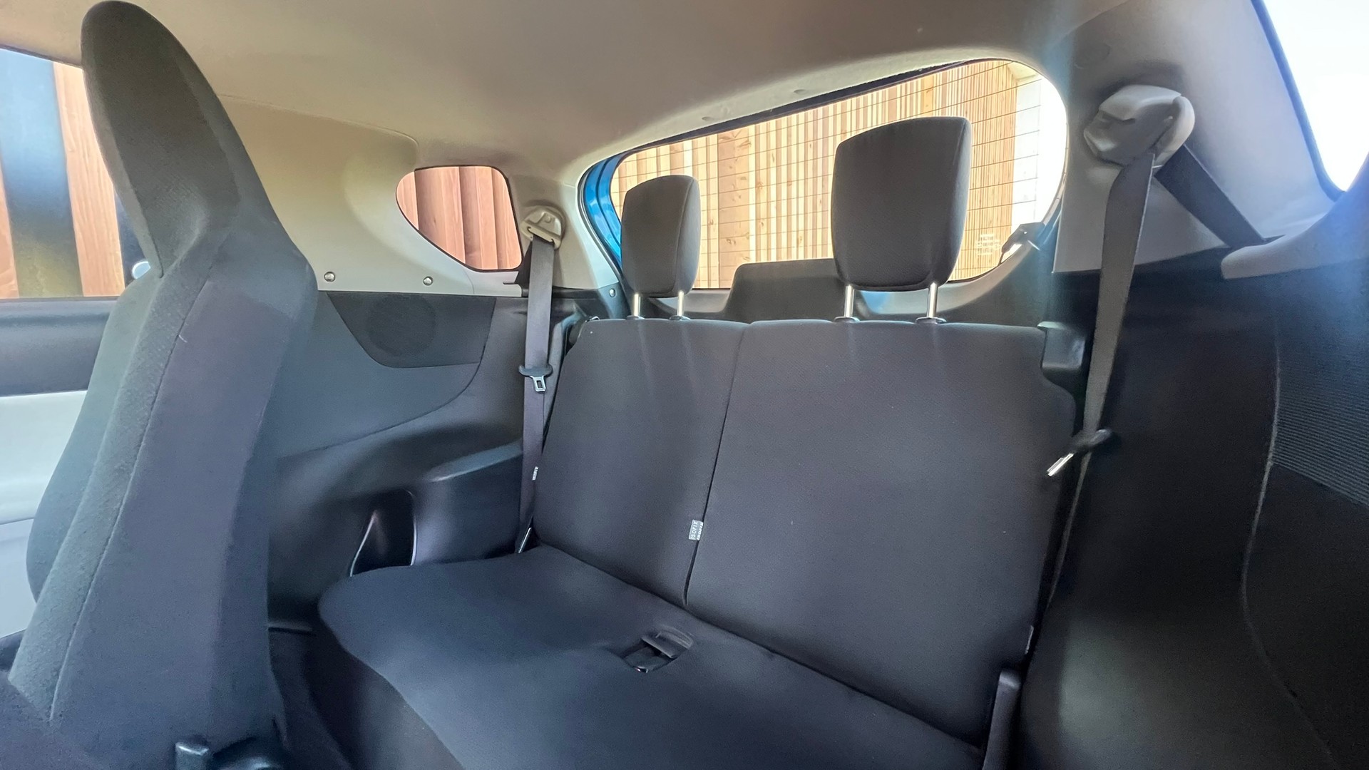 TOYOTA iQ3 1.33 DUAL VVT-i MULTIDRIVE l 98 PS-image-27