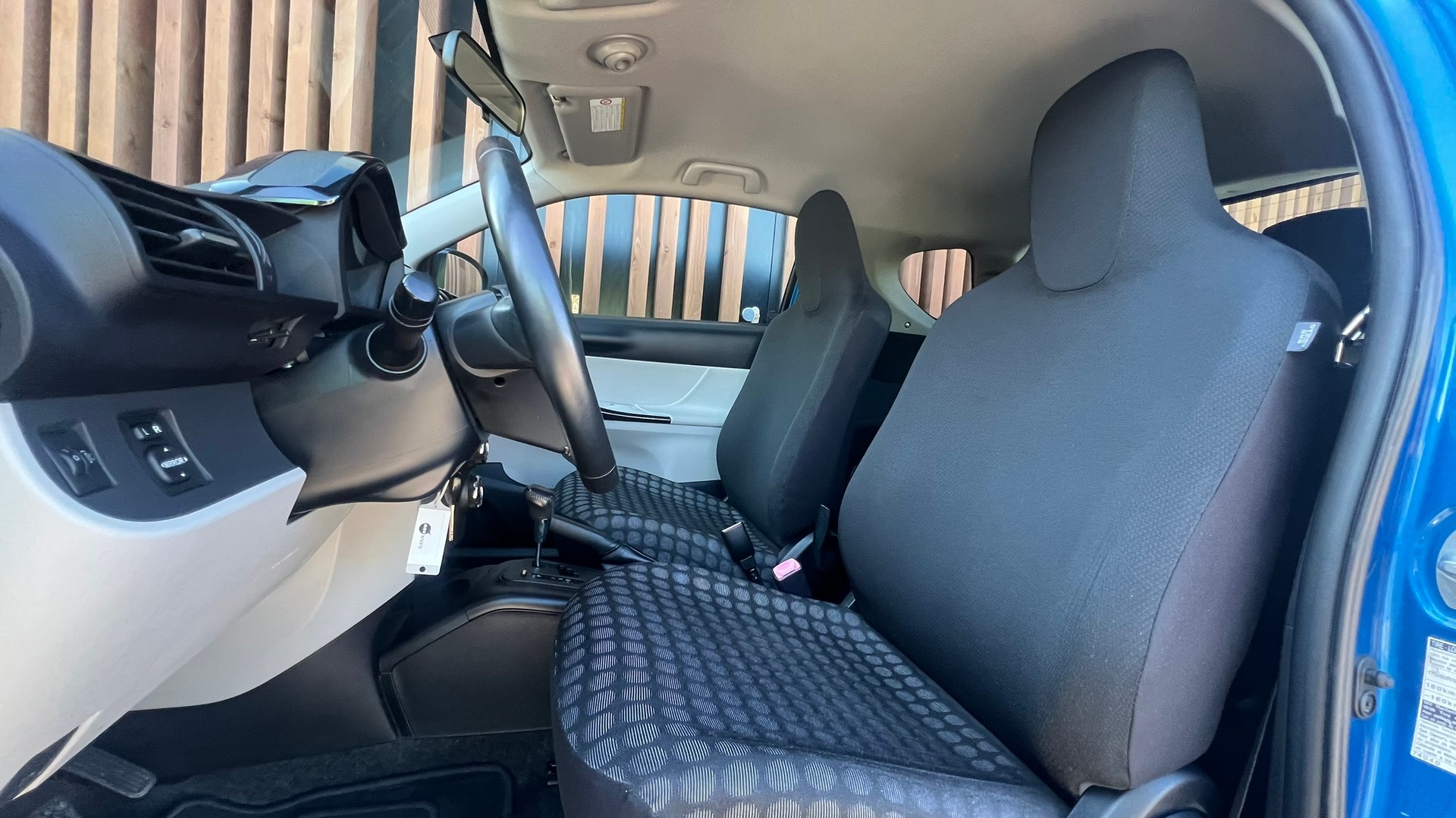 TOYOTA iQ3 1.33 DUAL VVT-i MULTIDRIVE l 98 PS-image-24