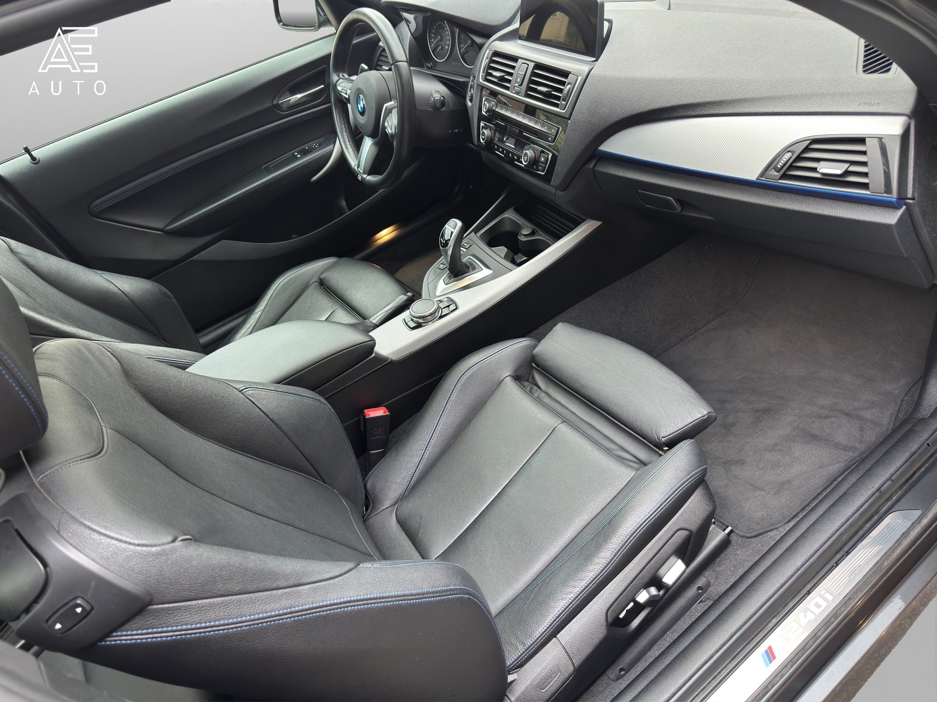 BMW M240i xDrive Steptronic-image-9