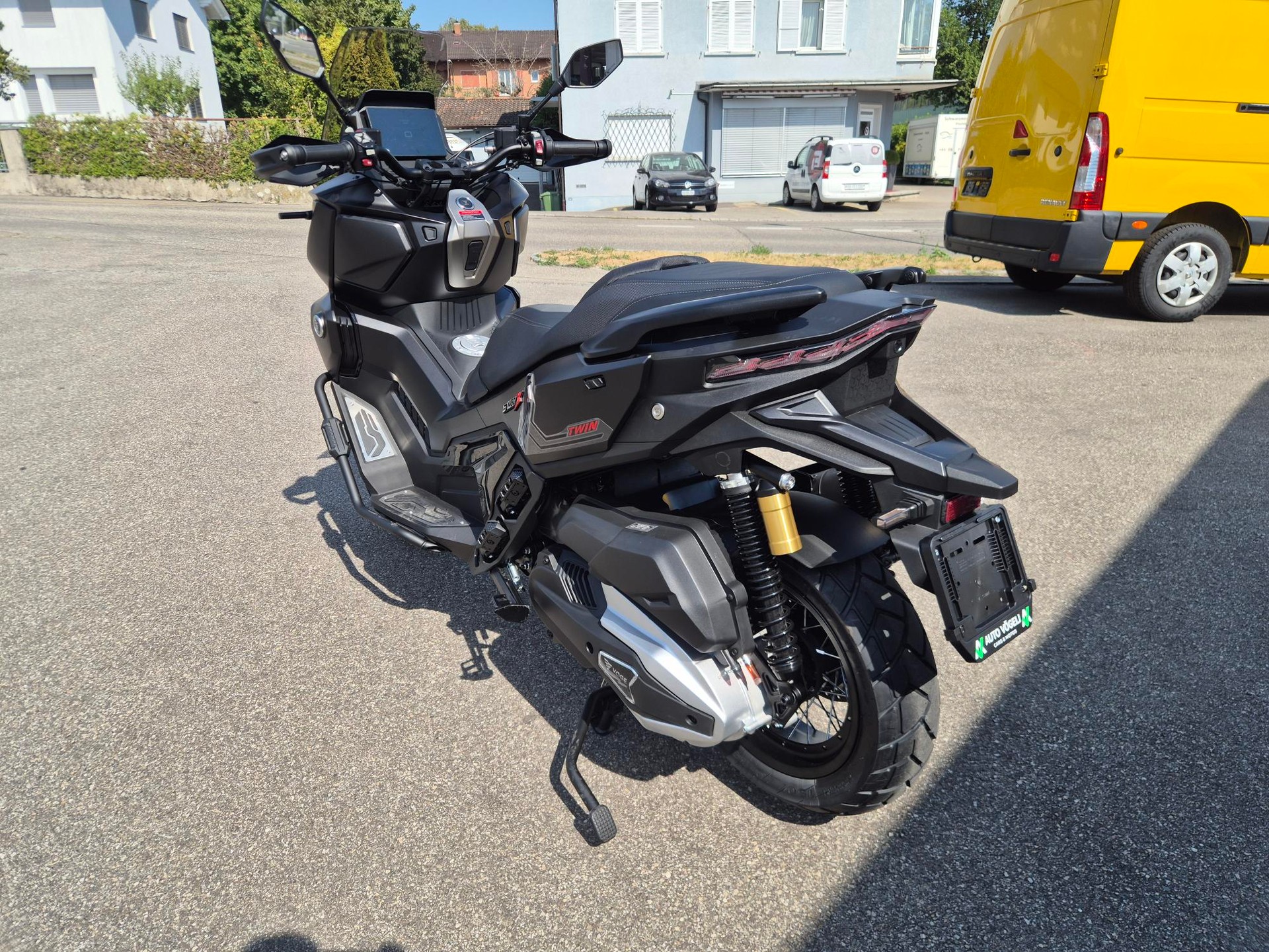 VOGE SR450X ADV-showroom-element-2