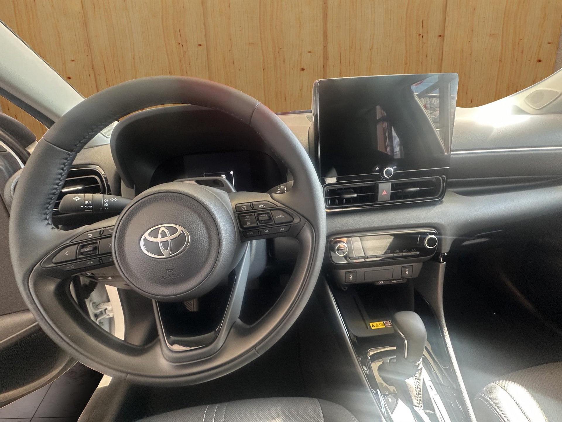 TOYOTA Yaris 1.5 VVT-i HSD Trend-image-6