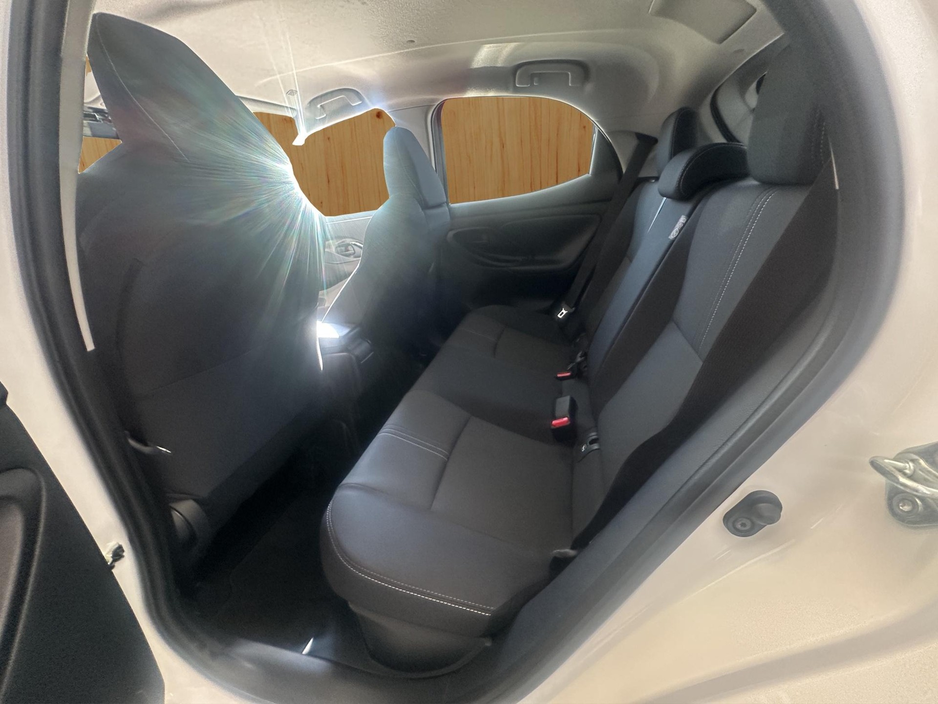 TOYOTA Yaris 1.5 VVT-i HSD Trend-image-12