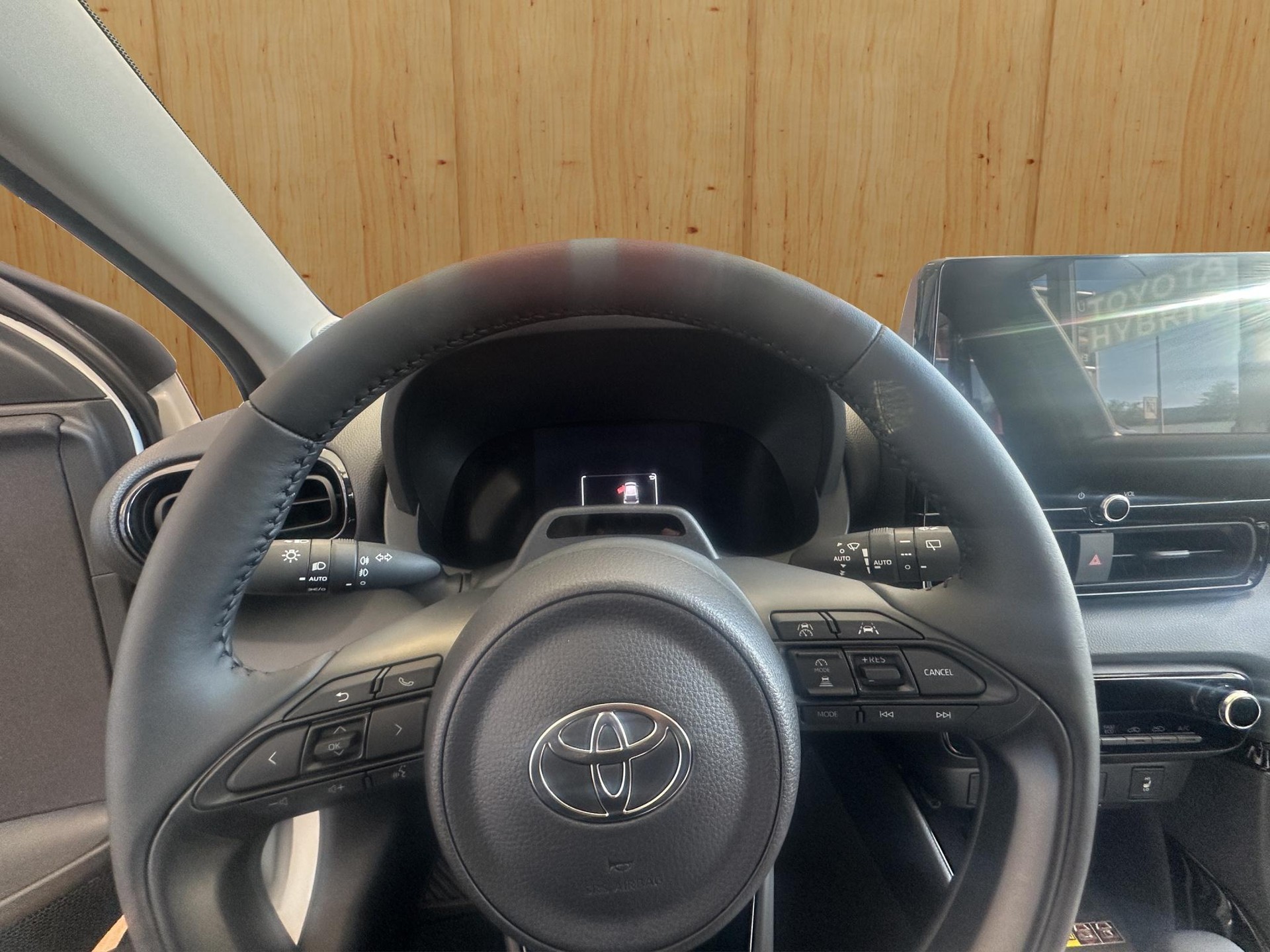 TOYOTA Yaris 1.5 VVT-i HSD Trend-image-7
