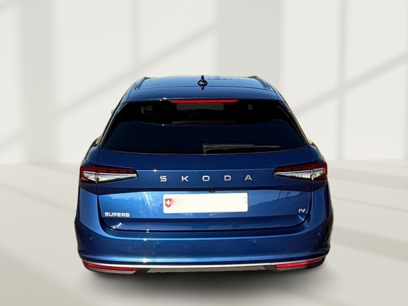SKODA Superb Combi 1.5 TSI PHEV L&K DSG * spezielle Farb-Kombination * 5 Jahre oder MAX. 150'000KM Garantie!-showroom-element-2