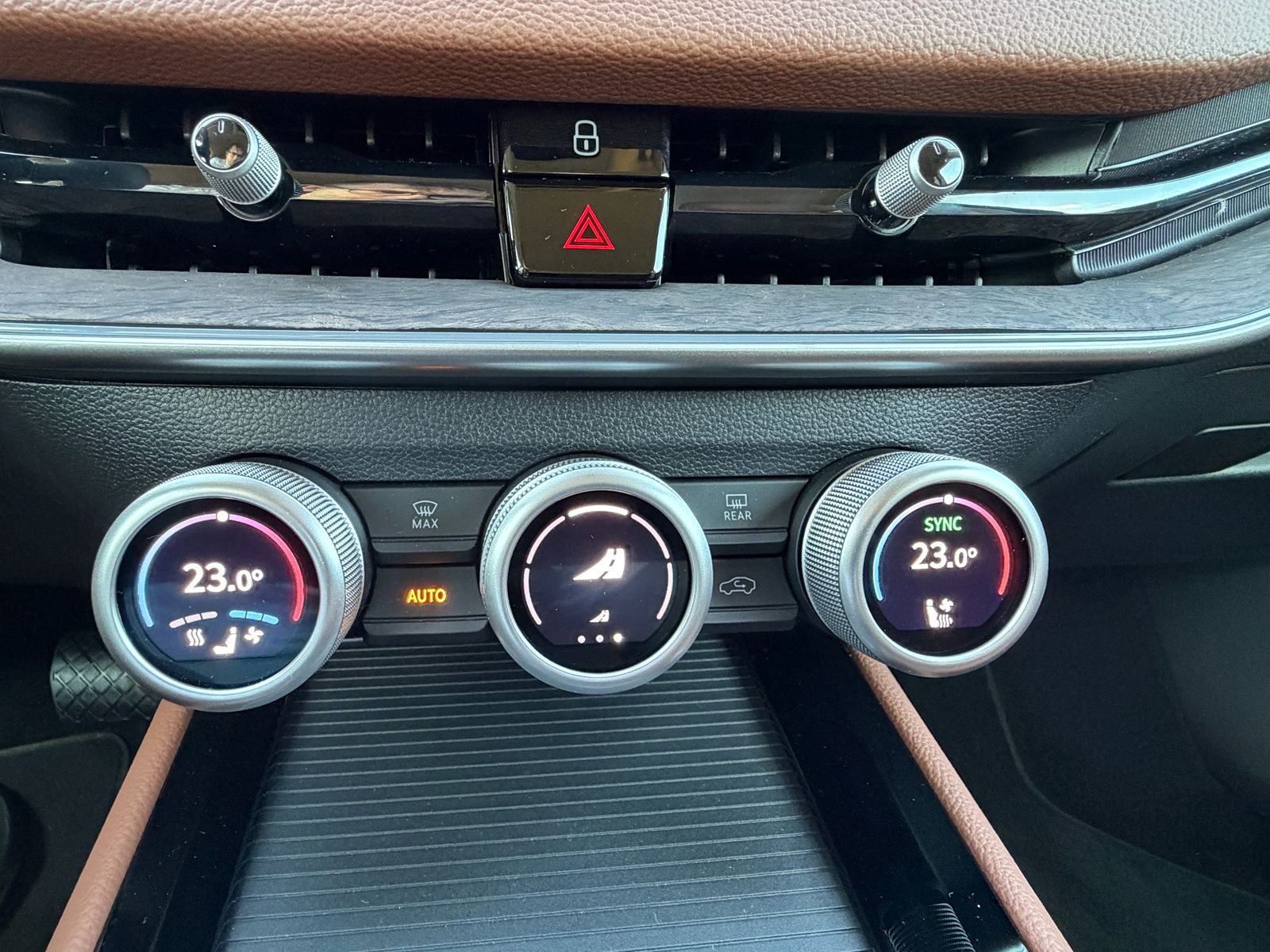 SKODA Superb Combi 1.5 TSI PHEV L&K DSG * spezielle Farb-Kombination * 5 Jahre oder MAX. 150'000KM Garantie!-image-9