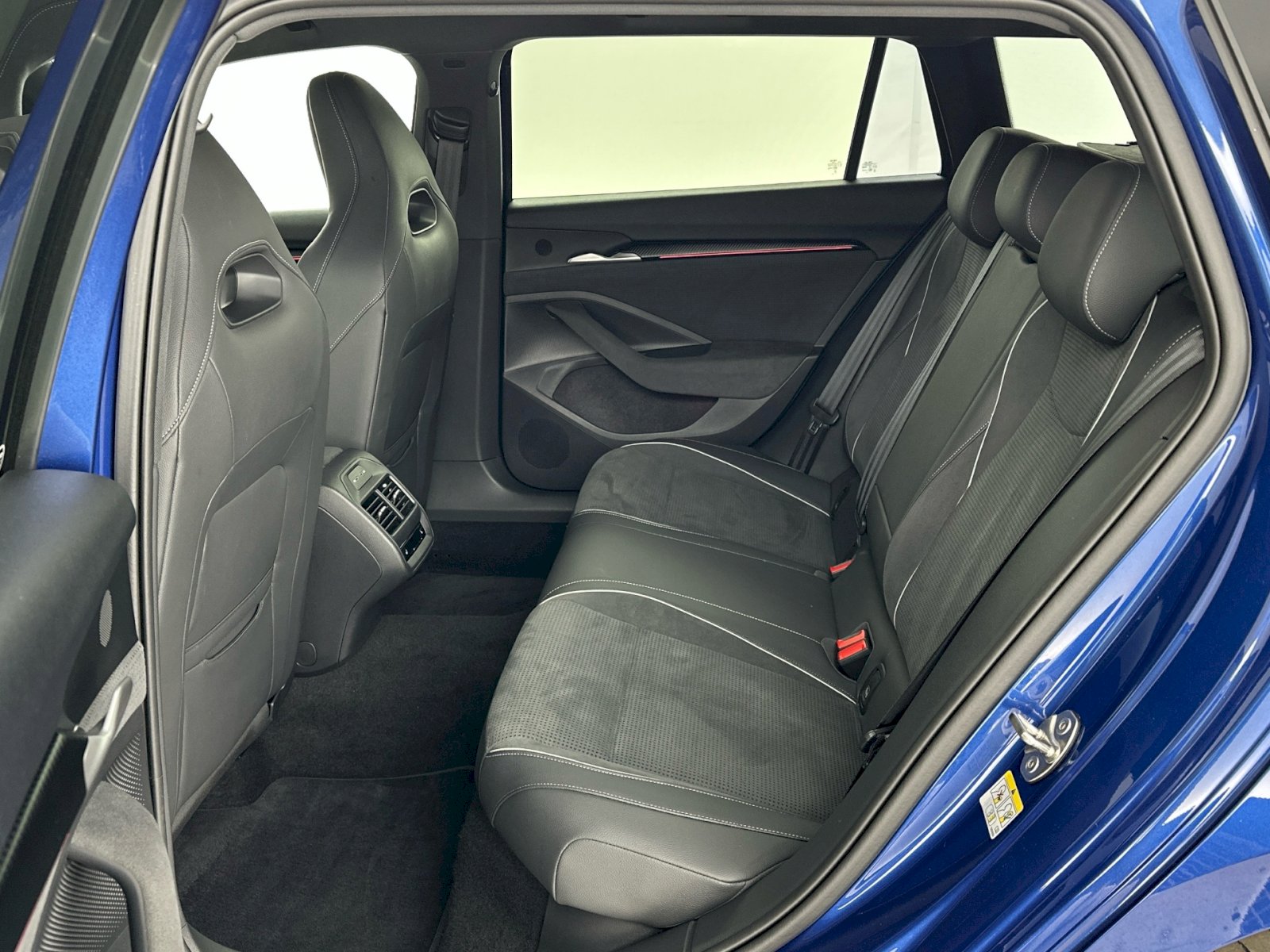 SKODA Superb Combi 1.5 TSI PHEV SPORTLINE DSG * spezielle Farb-Kombi * 5 Jahre oder MAX. 100'000M Garantie!-image-8