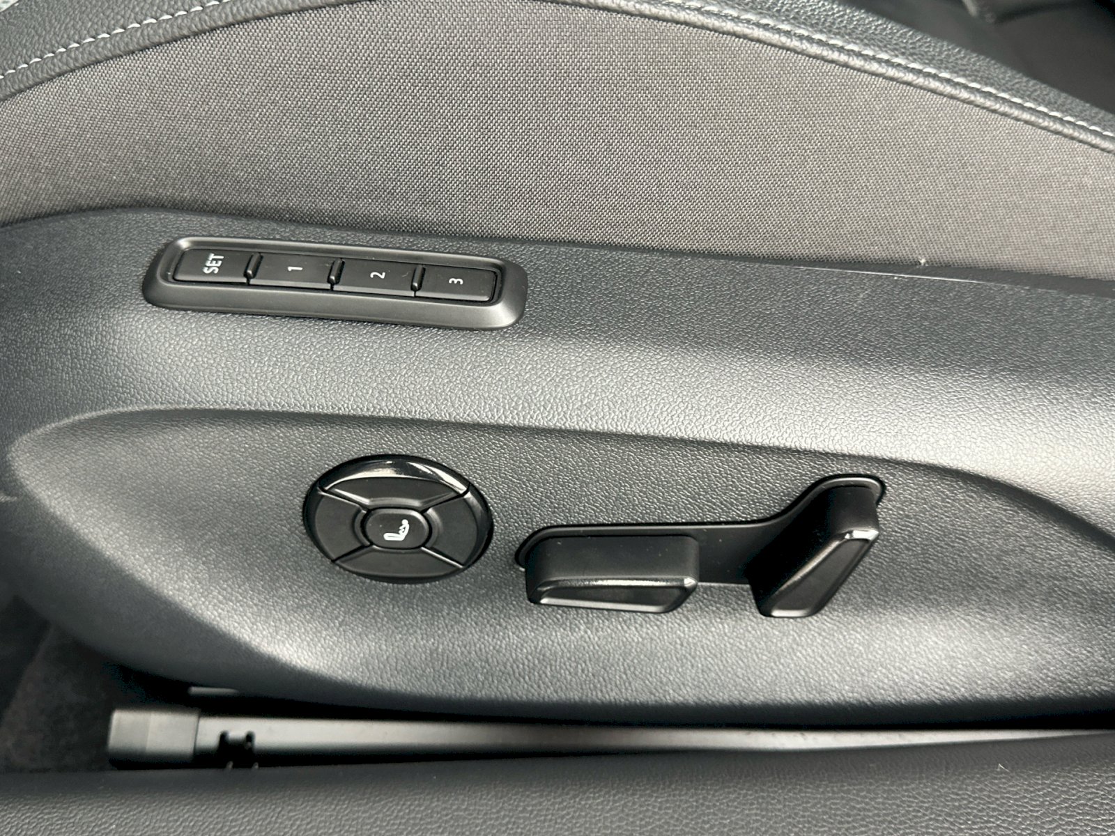 SKODA Superb Combi 1.5 TSI PHEV SPORTLINE DSG * spezielle Farb-Kombi * 5 Jahre oder MAX. 100'000M Garantie!-image-9