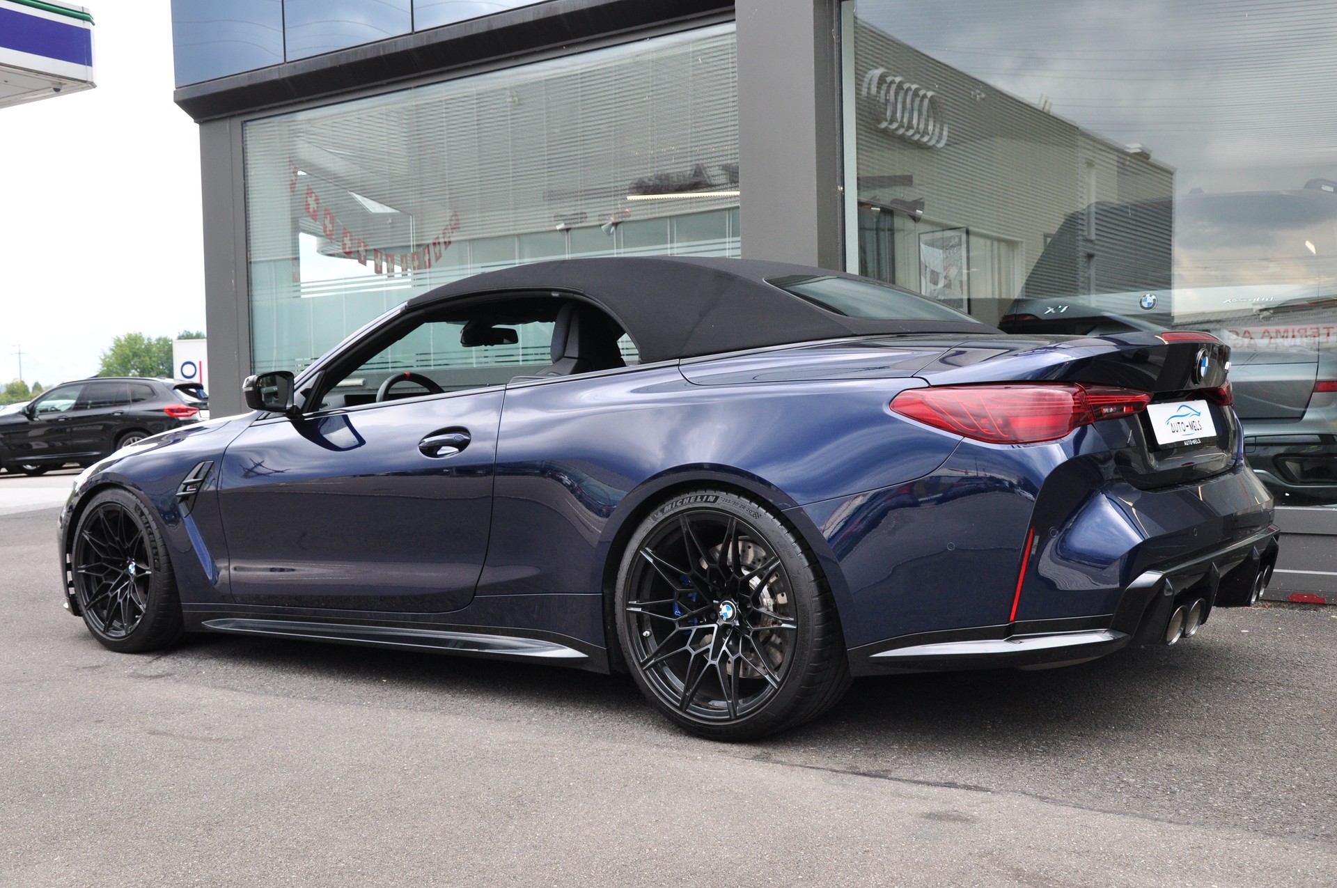 BMW M4 Cabrio Competition M xDrive-image-8