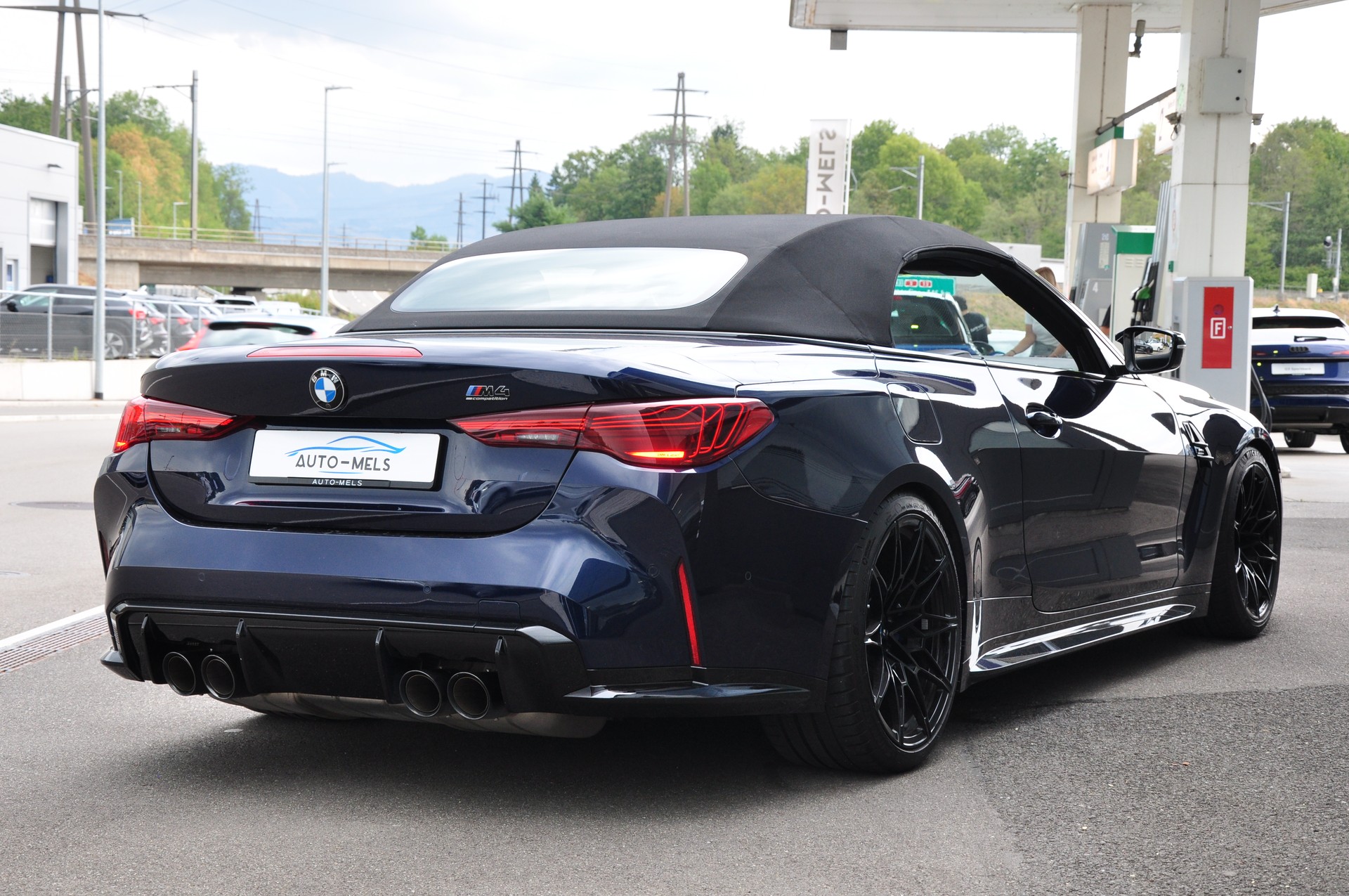 BMW M4 Cabrio Competition M xDrive-image-10
