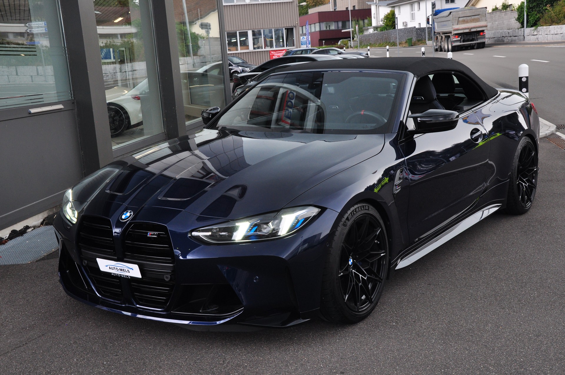 BMW M4 Cabrio Competition M xDrive-image-17