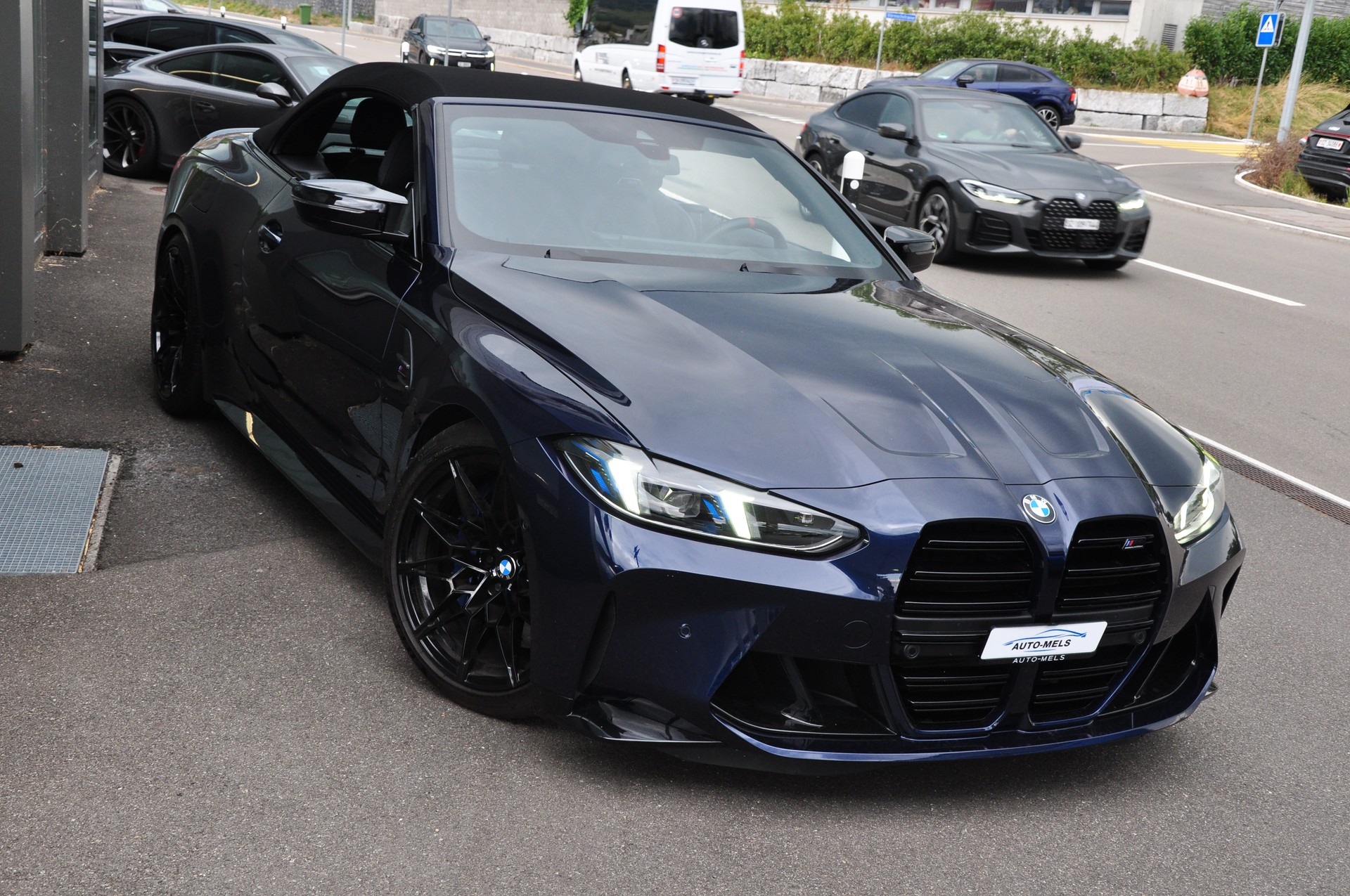 BMW M4 Cabrio Competition M xDrive-image-12