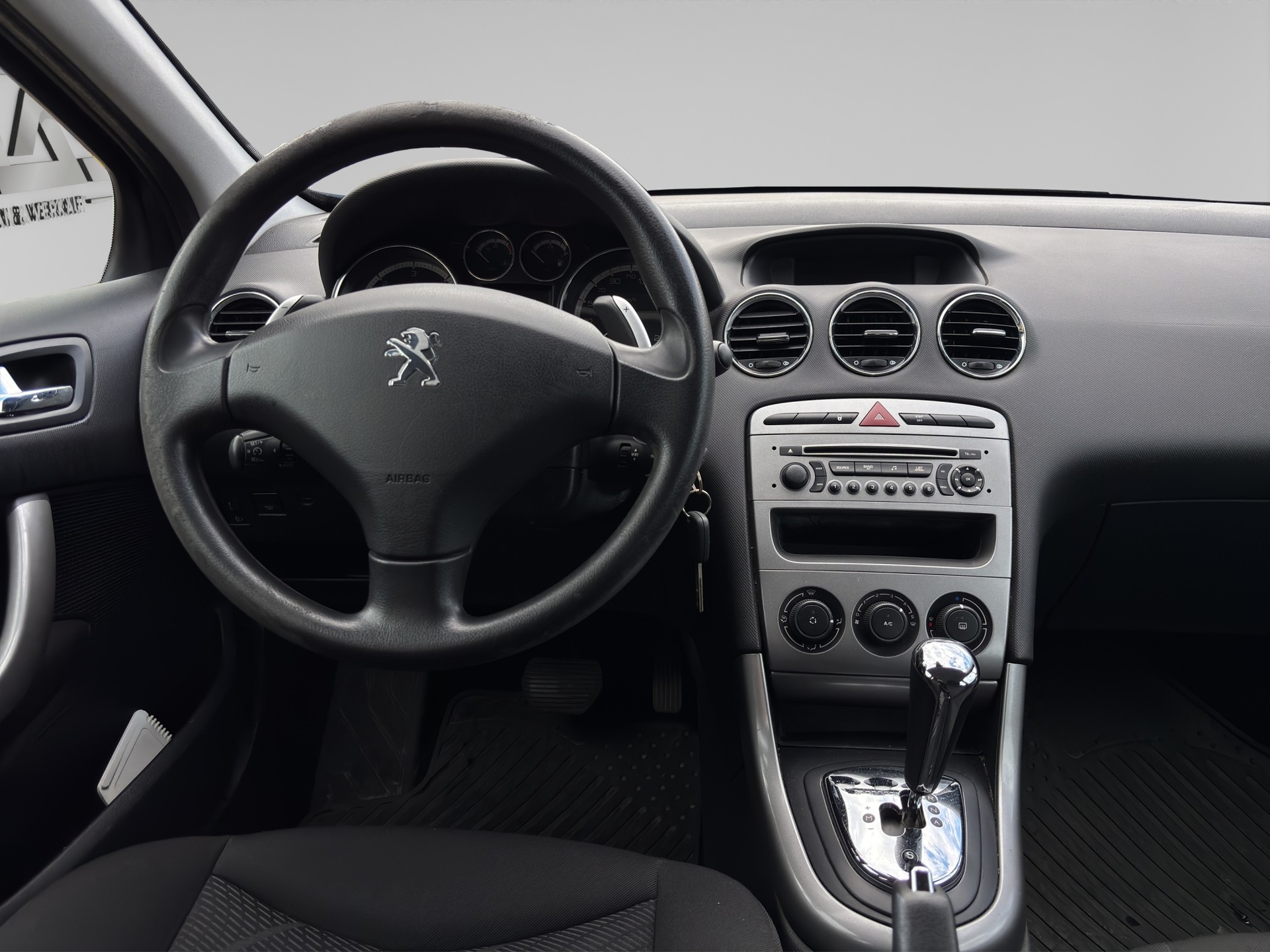 PEUGEOT 308 SW 1.6 HDI Access-image-9