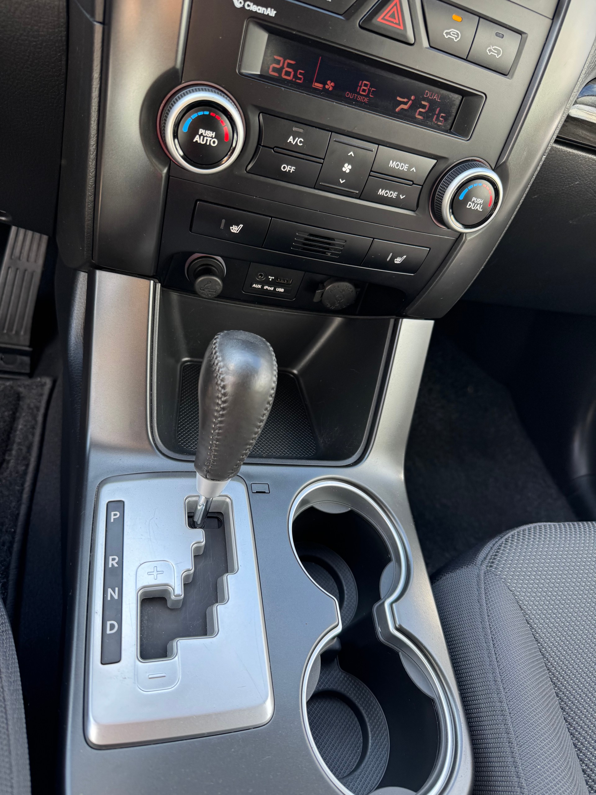 KIA Sorento 2.2 CRDI Style Automatic-image-11