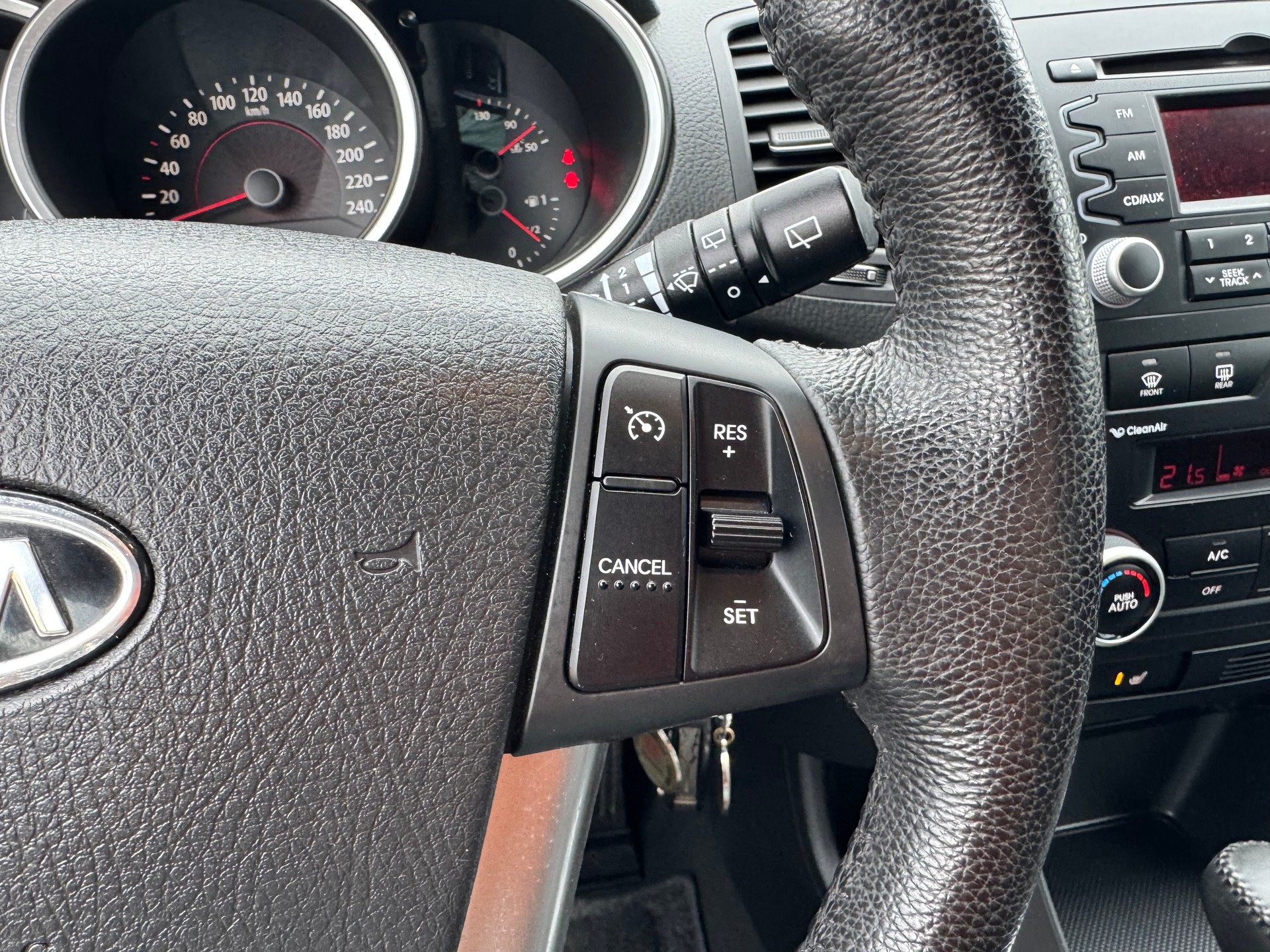 KIA Sorento 2.2 CRDI Style Automatic-image-12