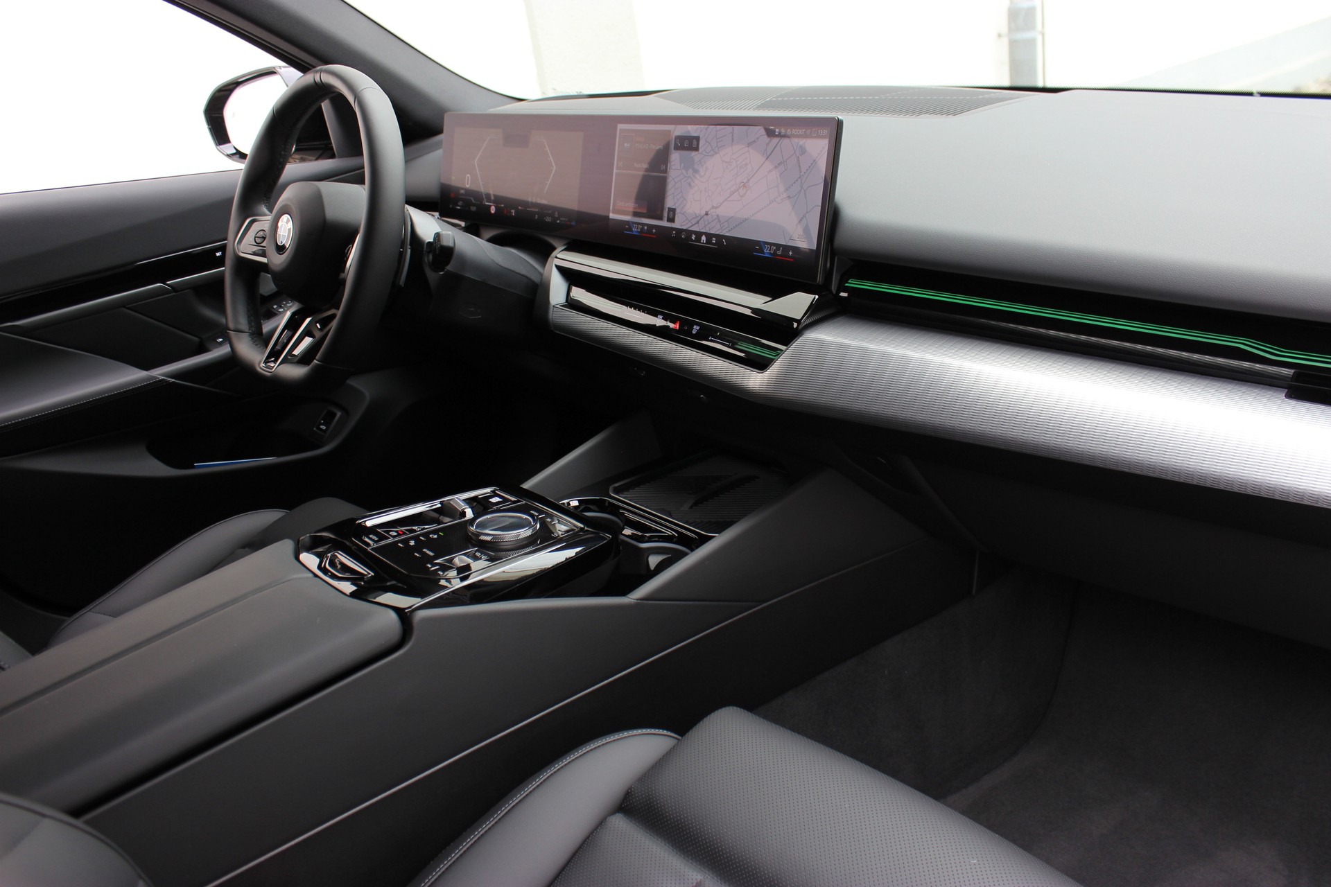 BMW 520d xDrive 48V Touring M Sport Pro-image-1