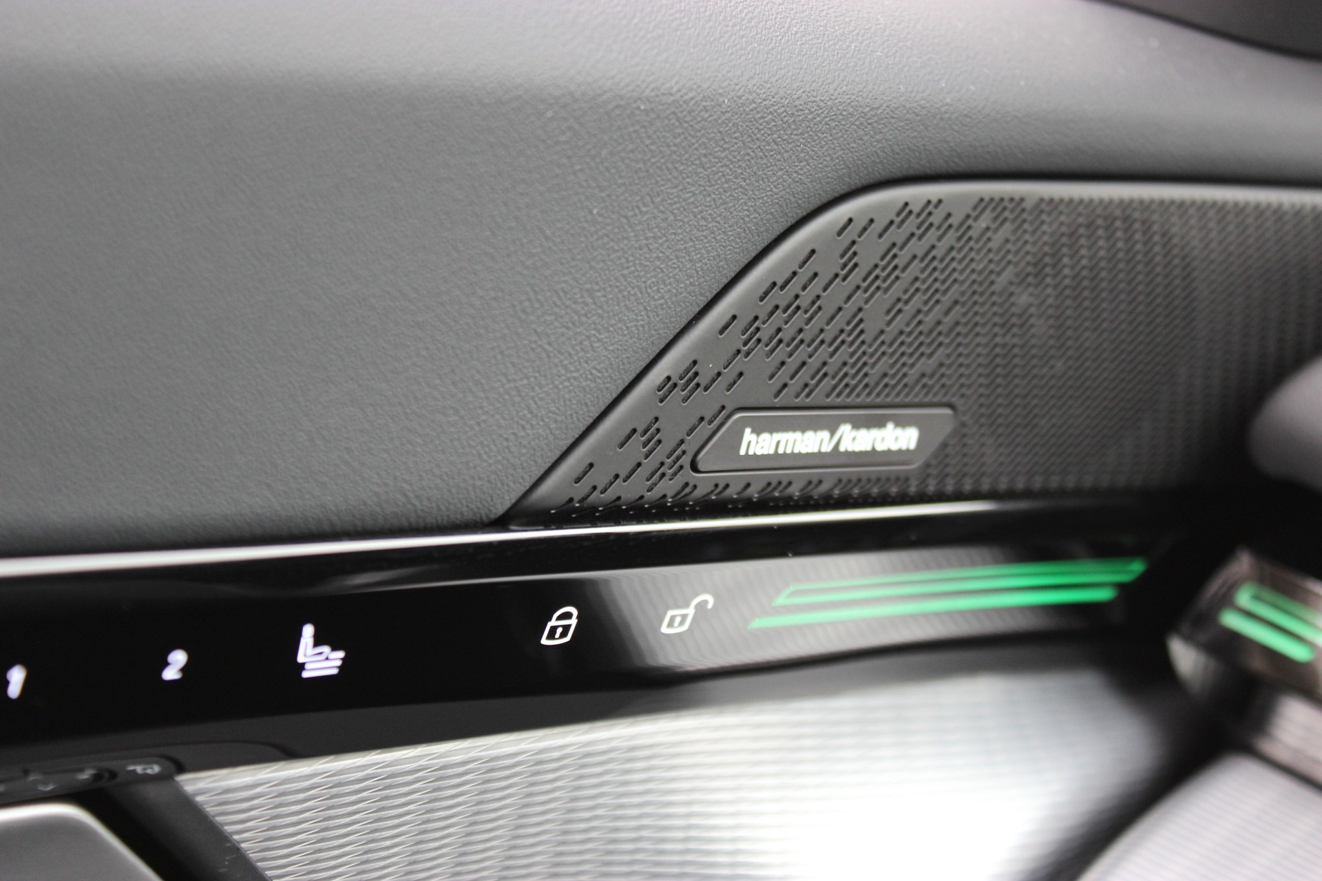 BMW 520d xDrive 48V Touring M Sport Pro-image-12