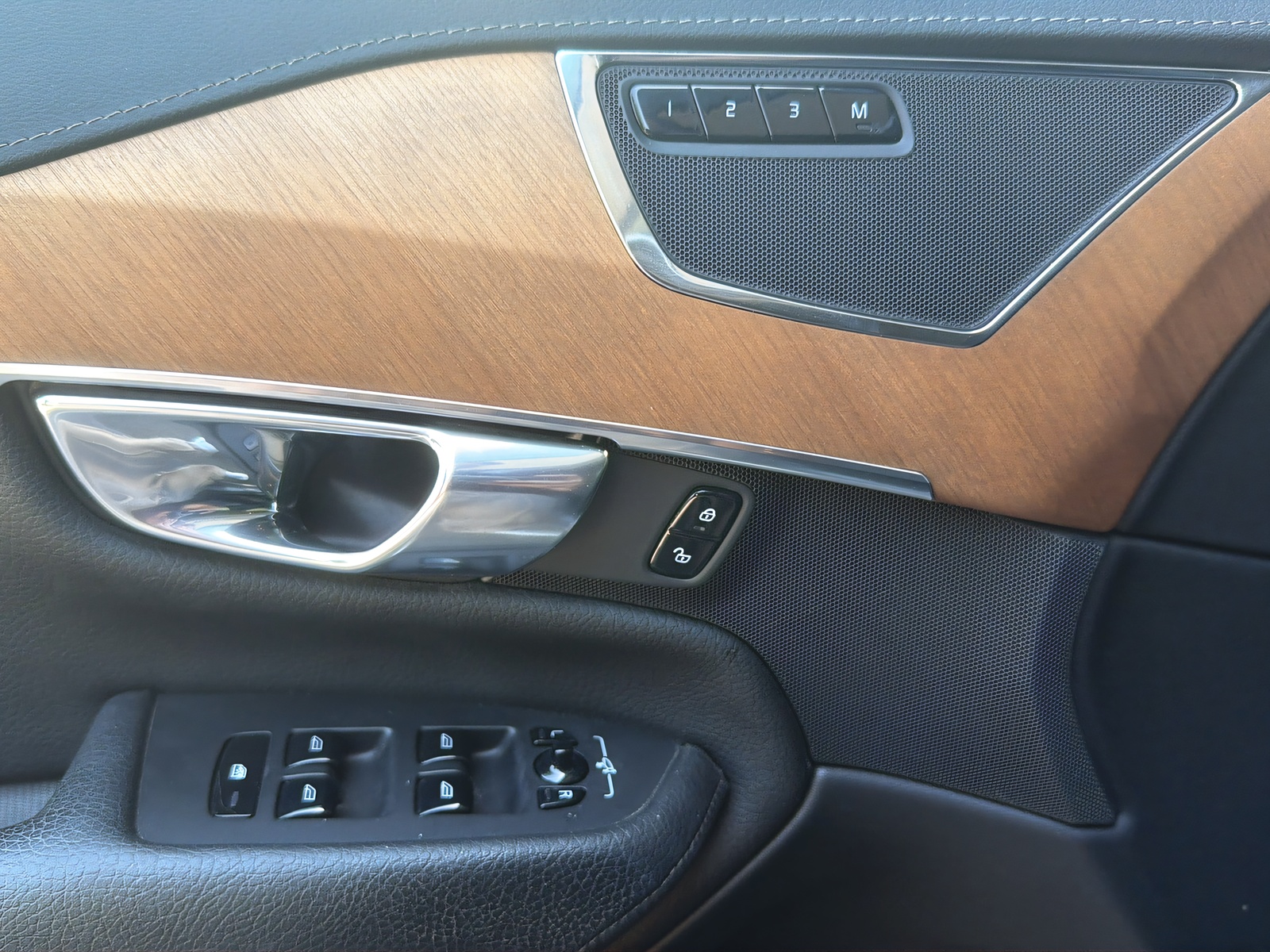 VOLVO XC90 2.0 B5 MH Inscription 7P. AWD-image-16