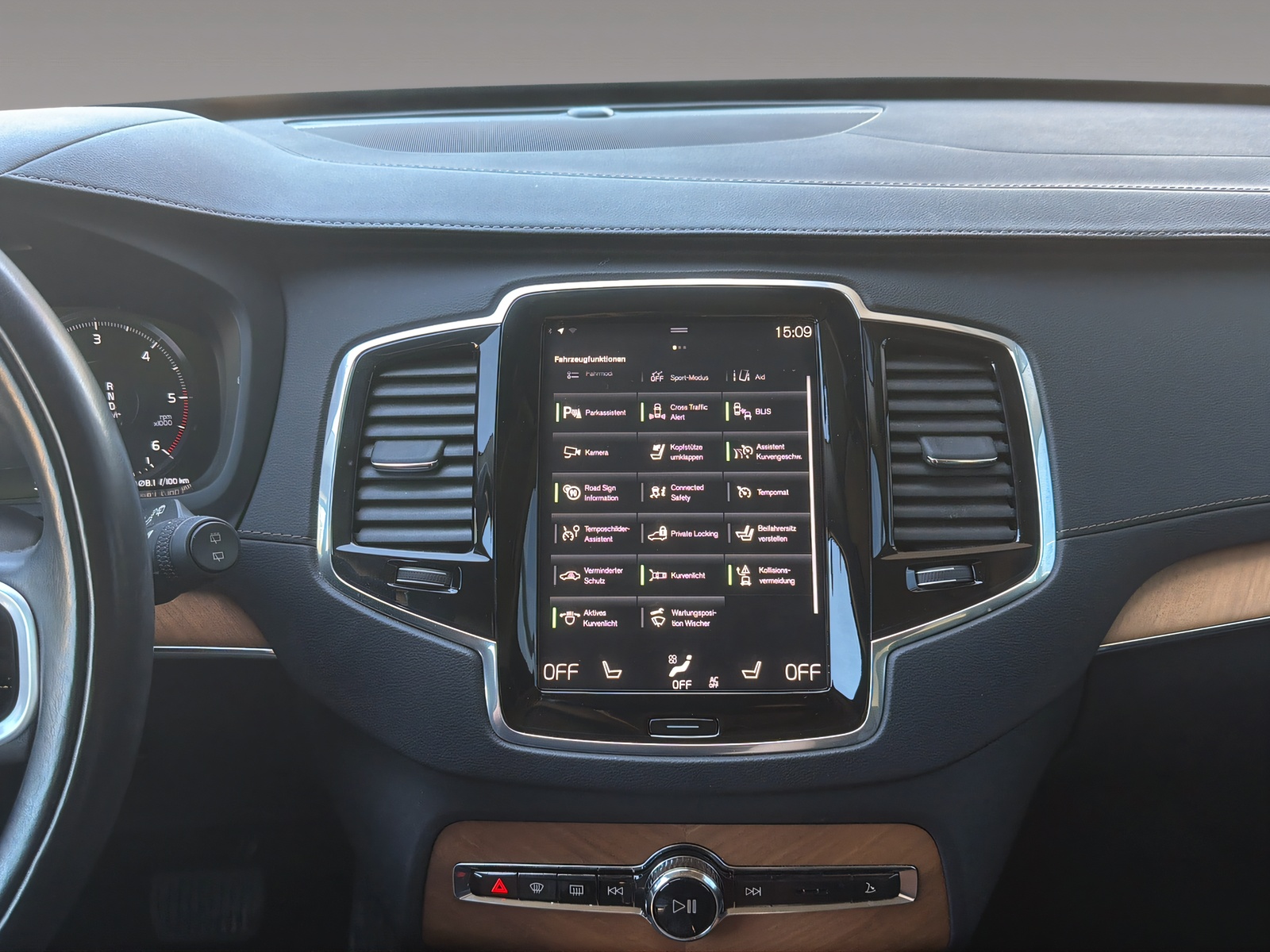 VOLVO XC90 2.0 B5 MH Inscription 7P. AWD-image-13