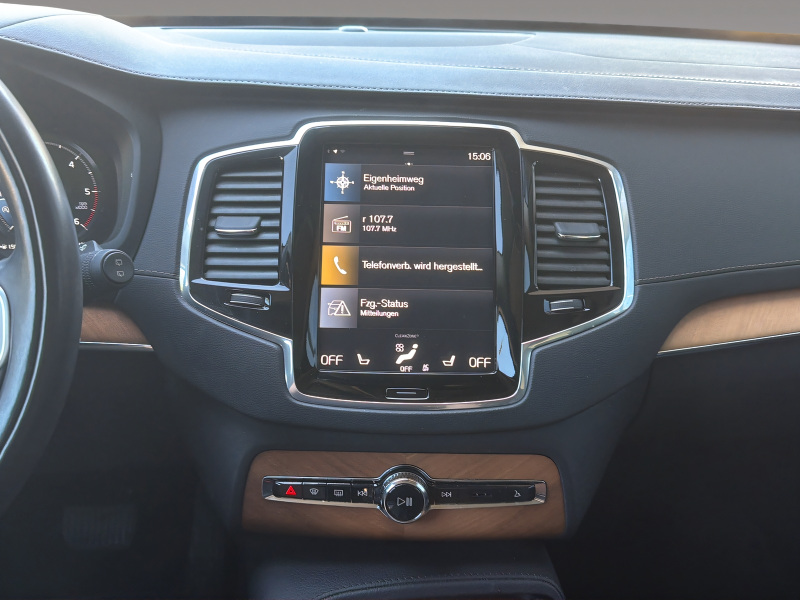 VOLVO XC90 2.0 B5 MH Inscription 7P. AWD-image-9