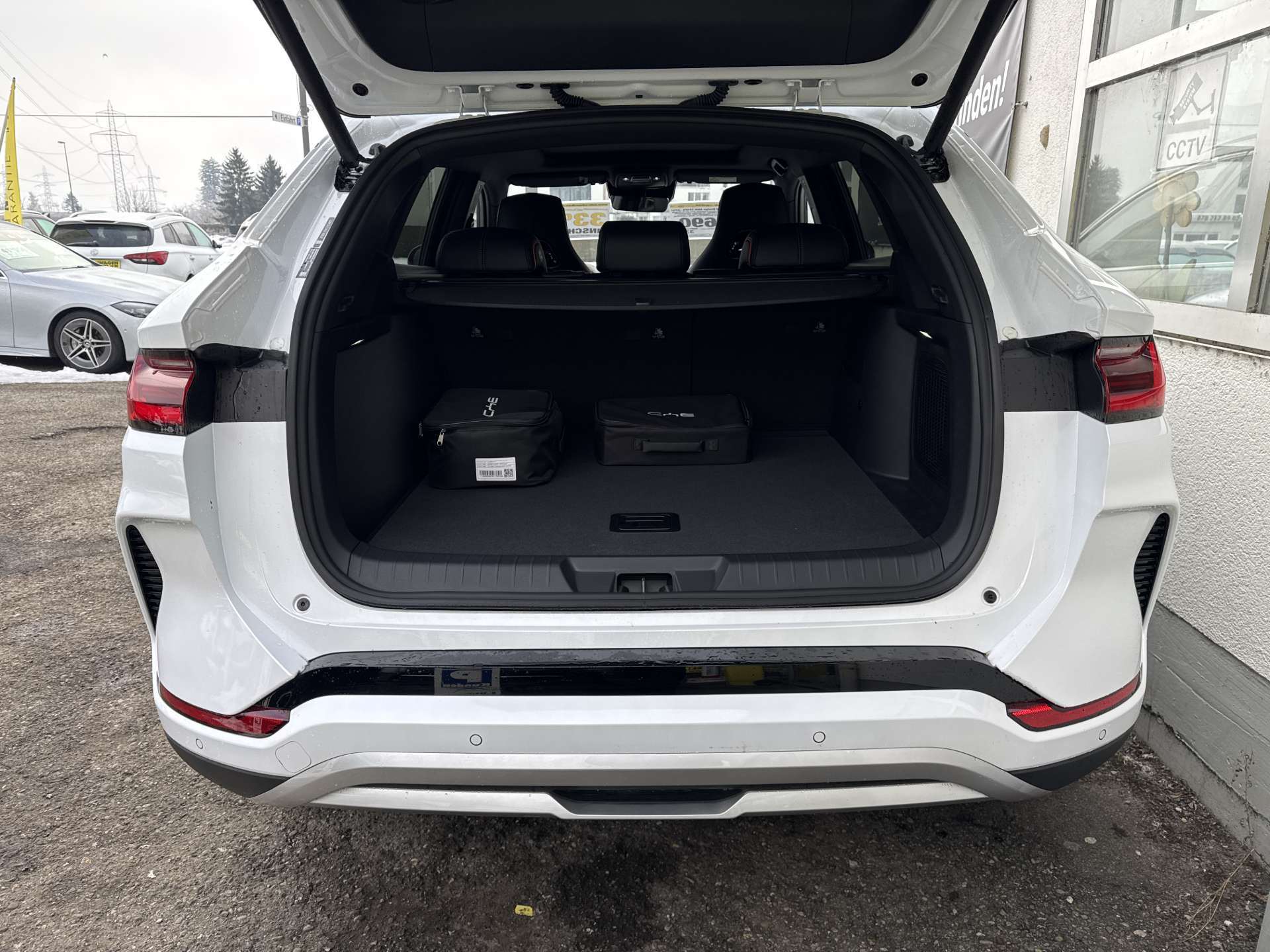 BYD Seal U DM-i PHEV Design AWD 324PS Automat-image-8