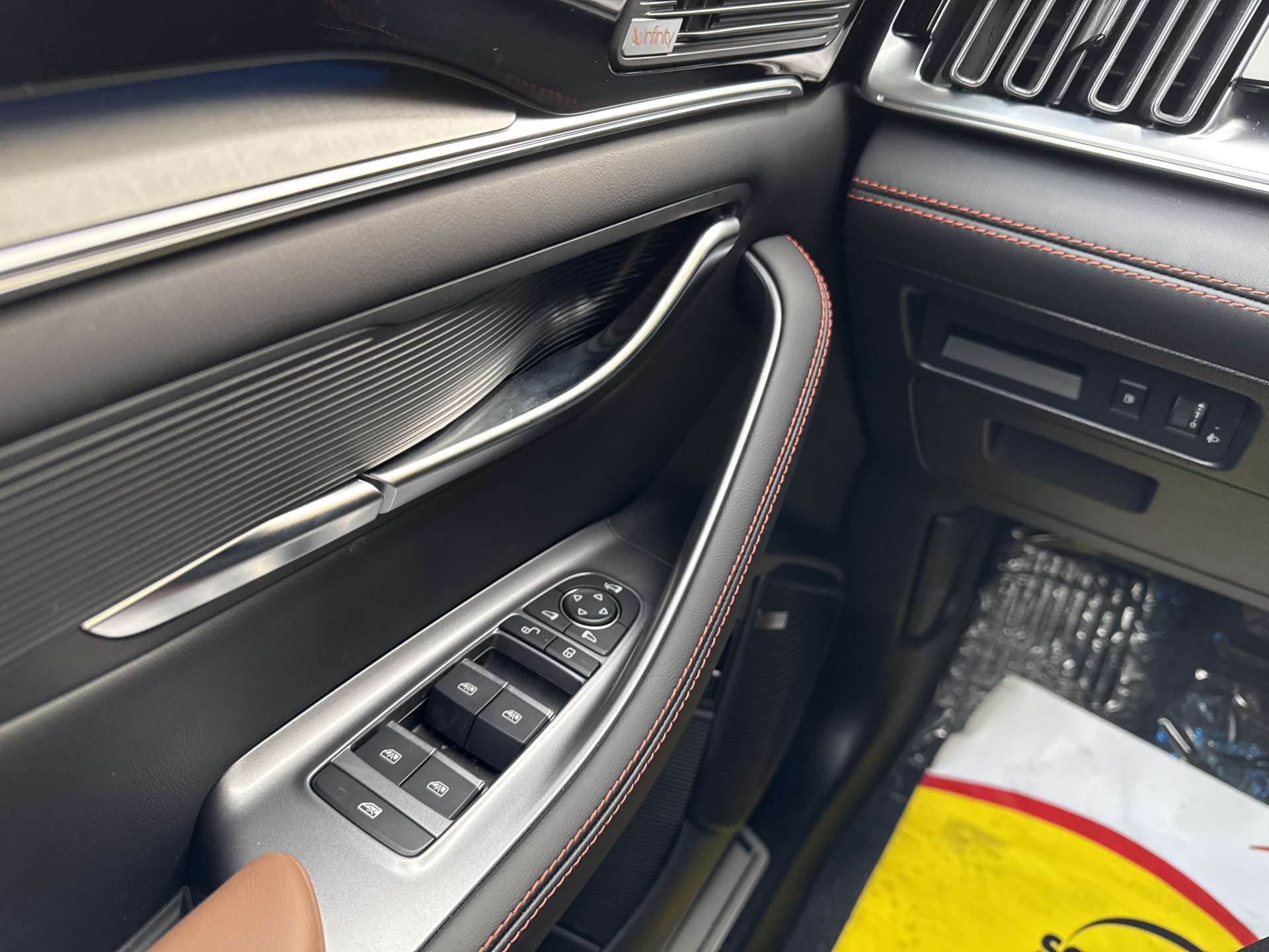BYD Seal U DM-i PHEV Design AWD 324PS Automat-image-15