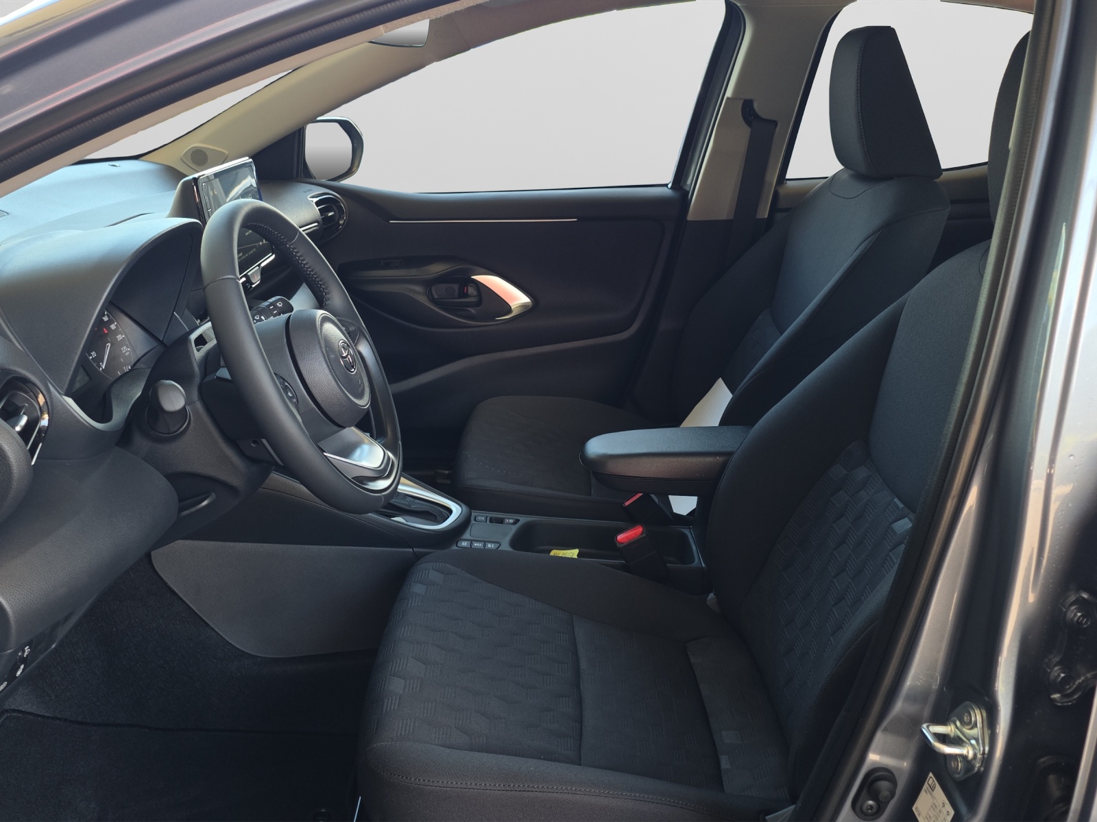 TOYOTA Yaris 1.5 VVT-i HSD Comfort-image-8